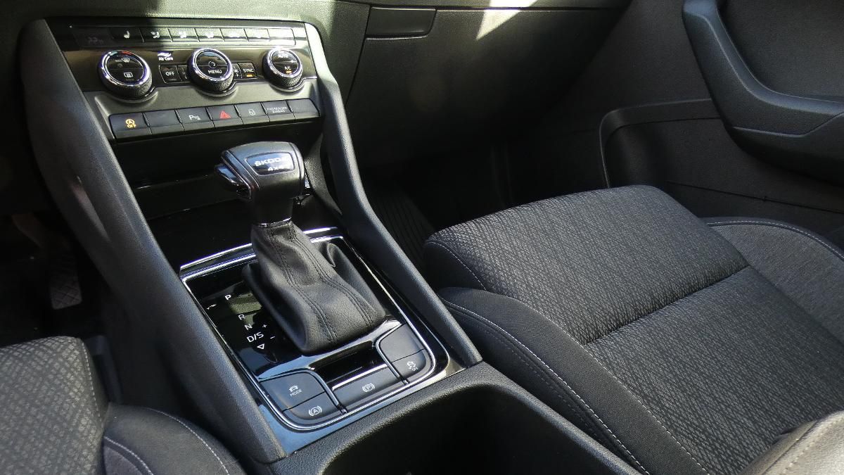 Škoda Karoq, 2.0 TDI 110 kW Style 4x4 DSG - fotka 6