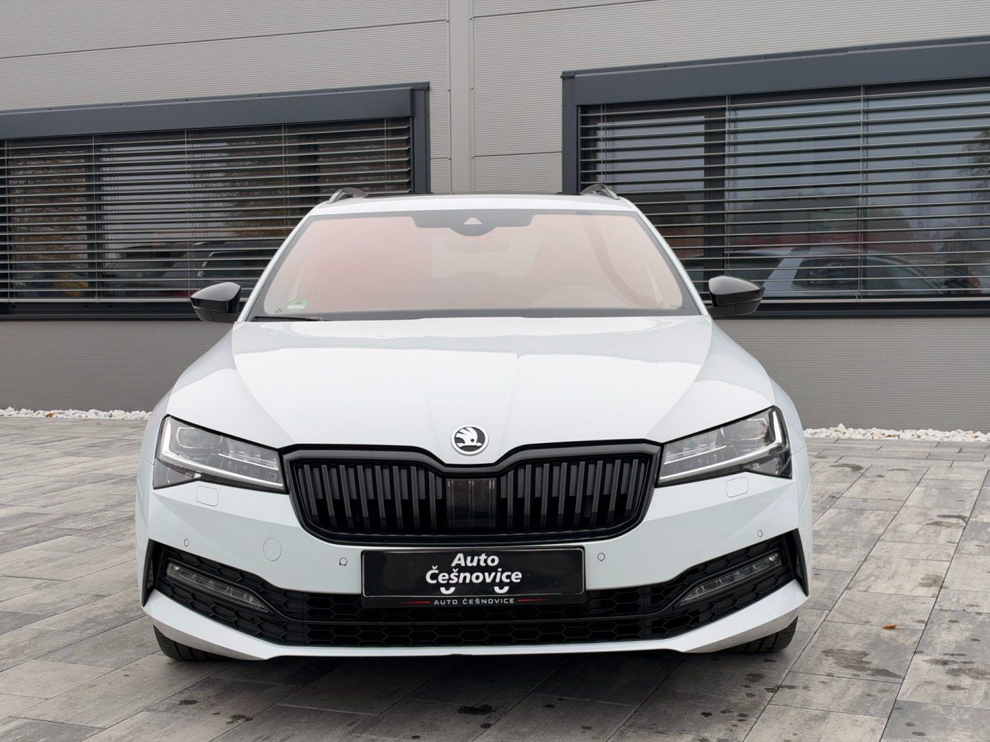 Škoda Superb, Sportline 2.0 TSI 4x4 DSG - fotka 2