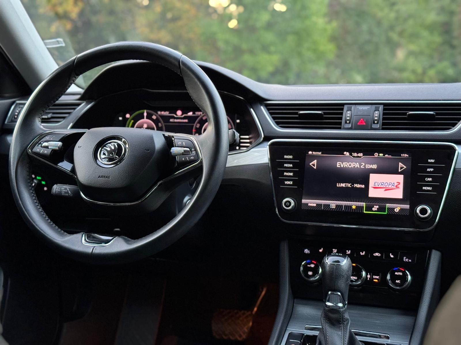 Škoda Superb, 1.4 PHEV 160kW 1.MAJIT. ČR DPH - fotka 5