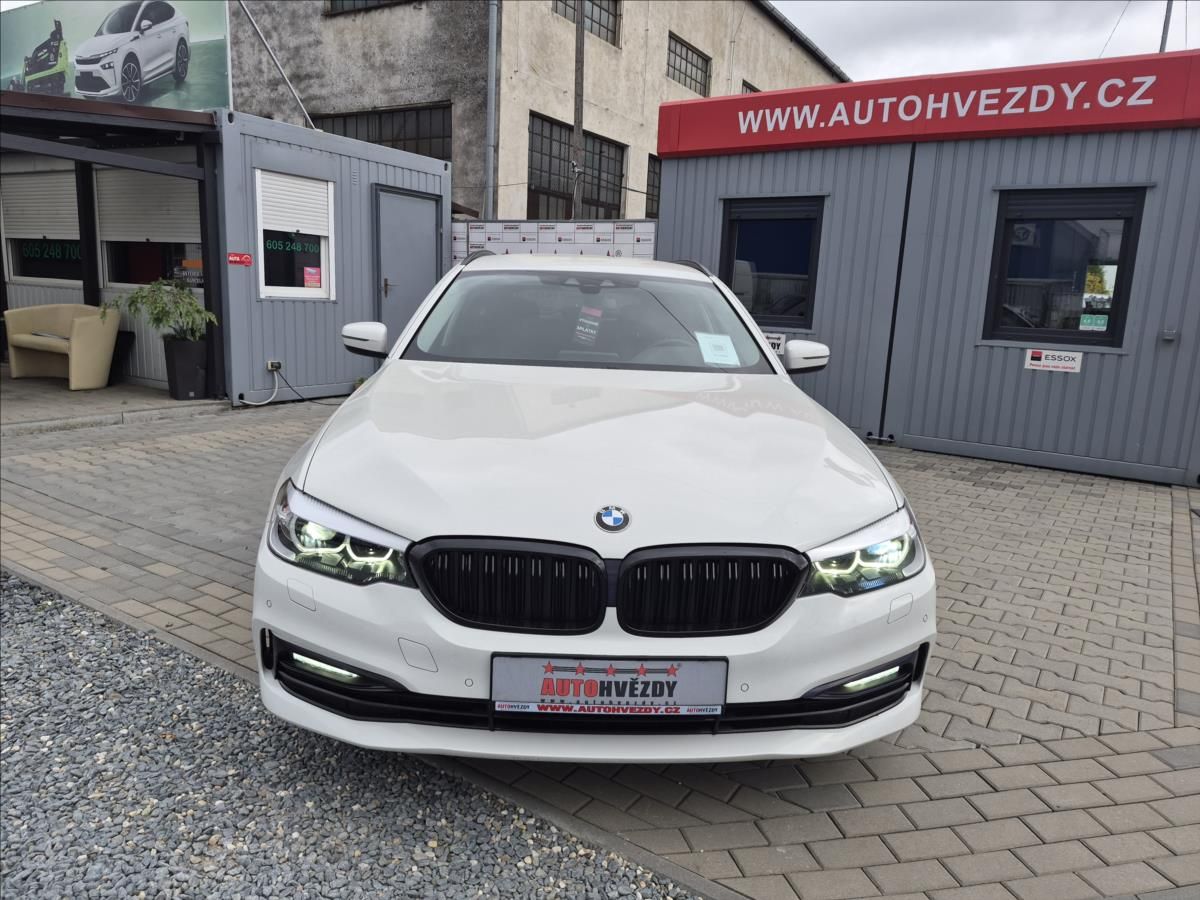 BMW Řada 5, 530d XDrive SportLine ČR - fotka 4