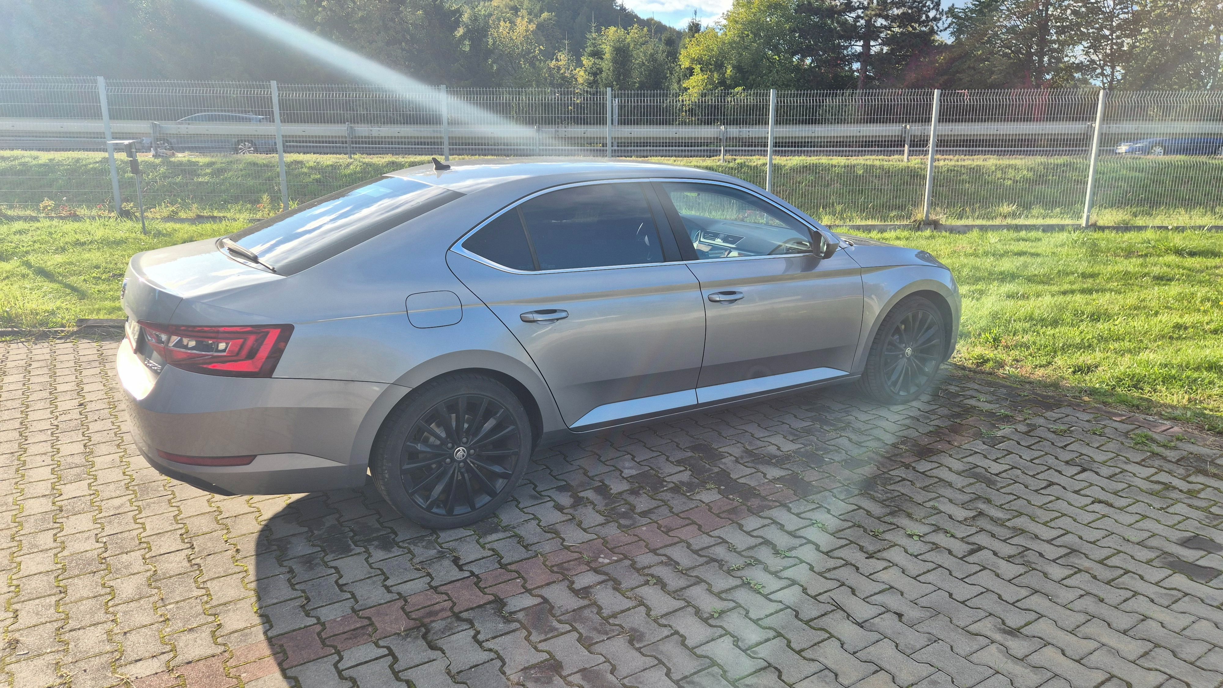 Škoda Superb, 2.0 TDI - fotka 4