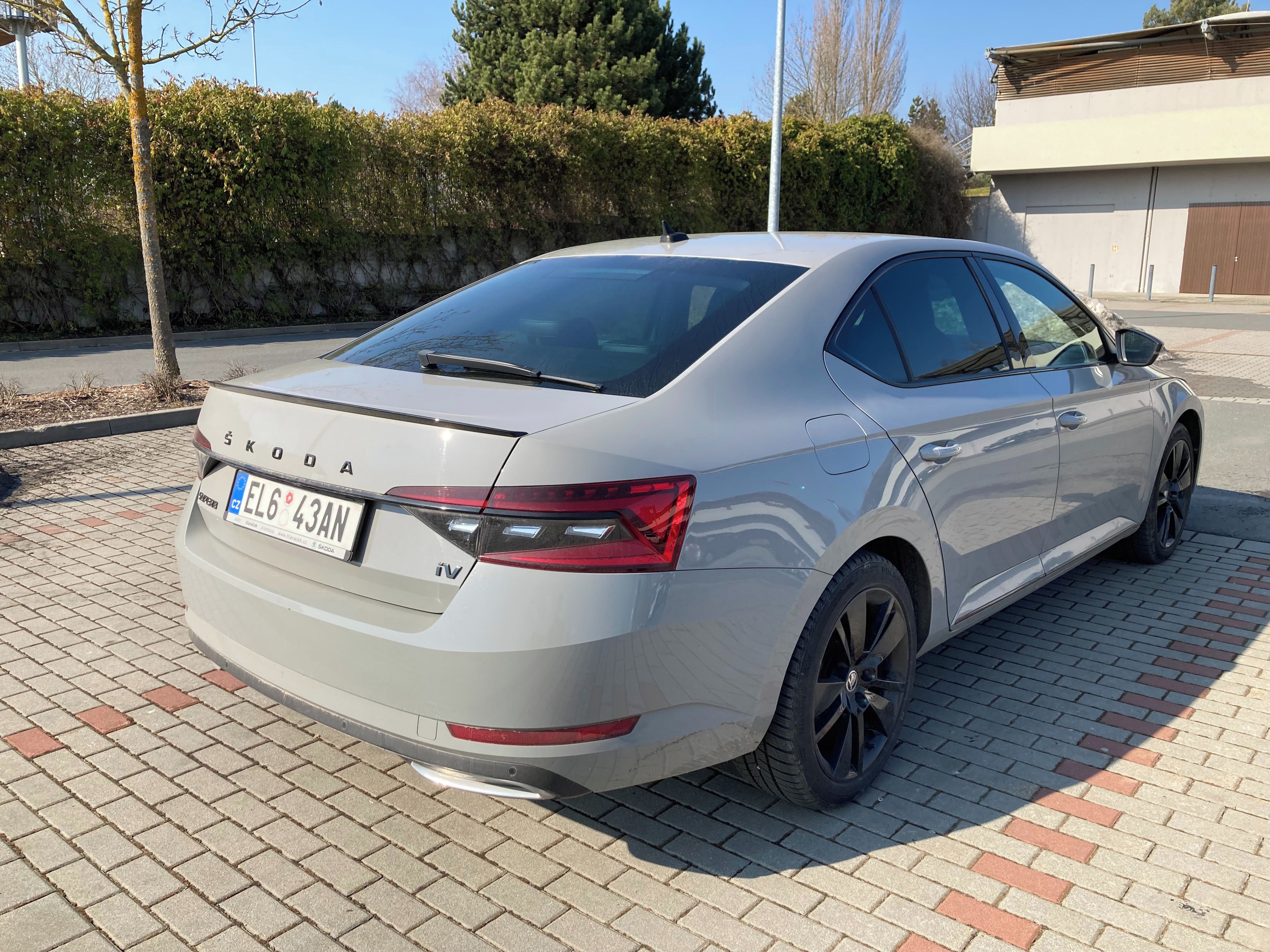 Škoda Superb - fotka 3