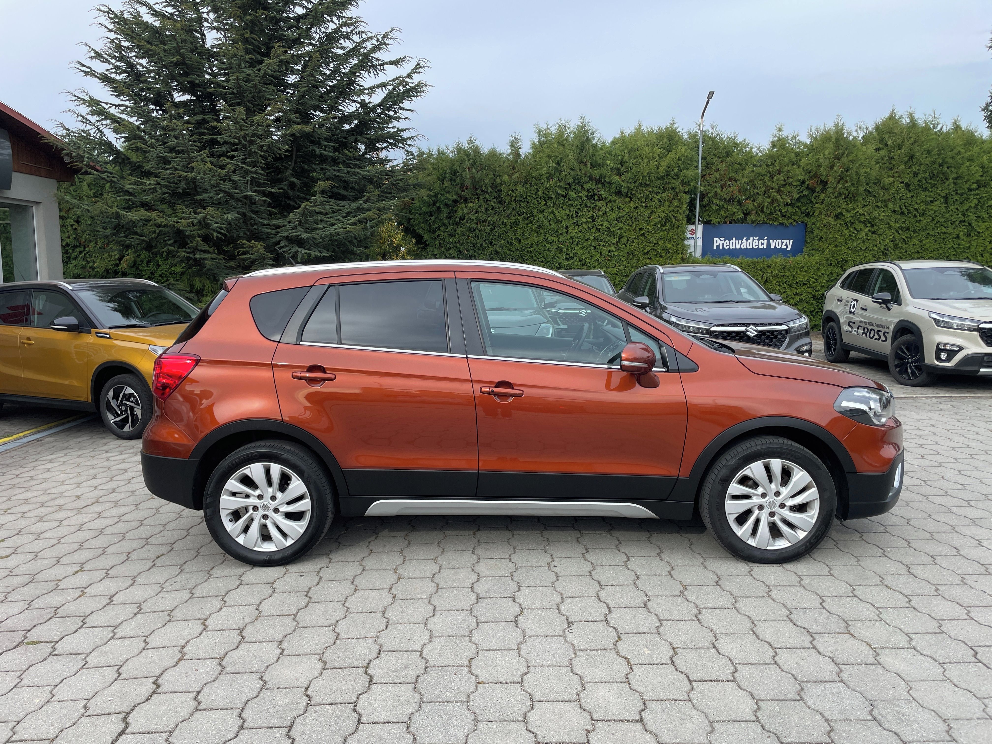 Suzuki SX4 S-Cross, 1,4 Premium 4x4 Hybrid - fotka 2