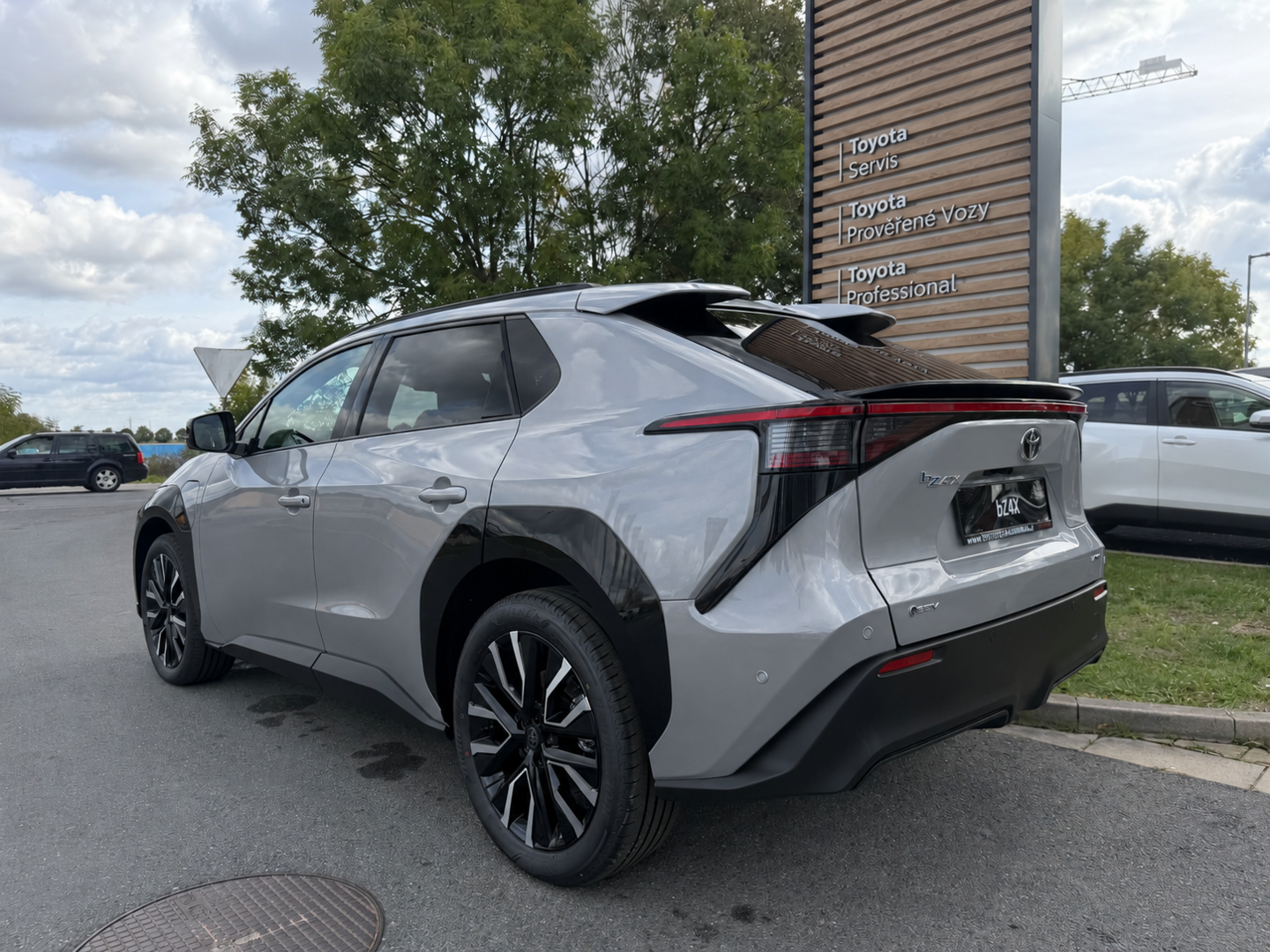 Toyota bZ4X, Executive 73.1 kWh - fotka 4