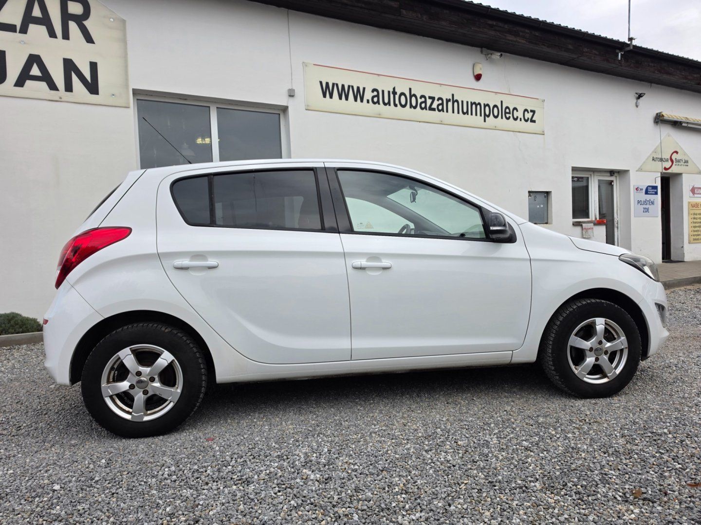 Hyundai i20, 1.2i Velmi pěkný - fotka 2