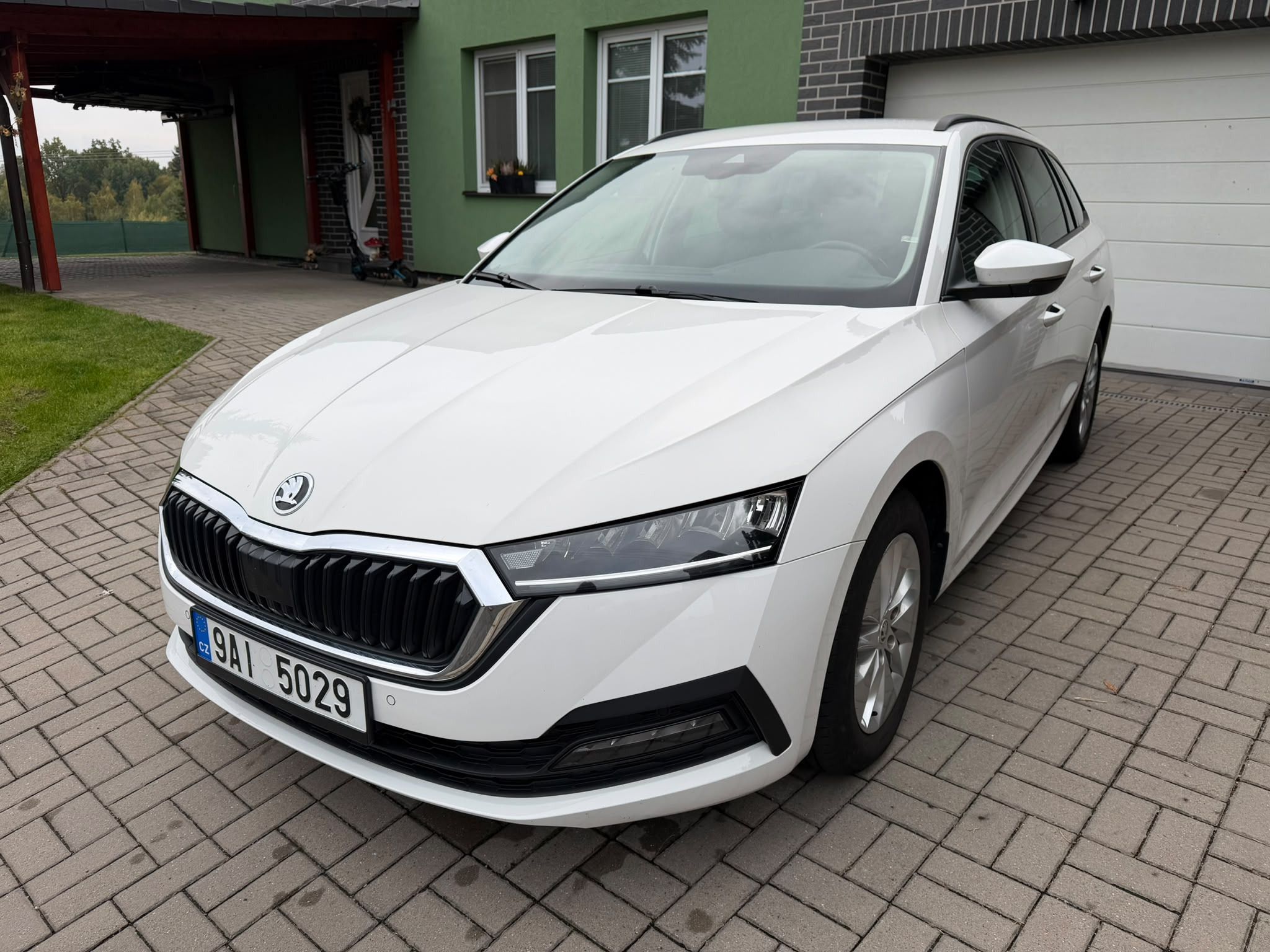 Škoda Octavia, 2,0TDi,ambient+,CZ,M6,1maj,DPH - fotka 2