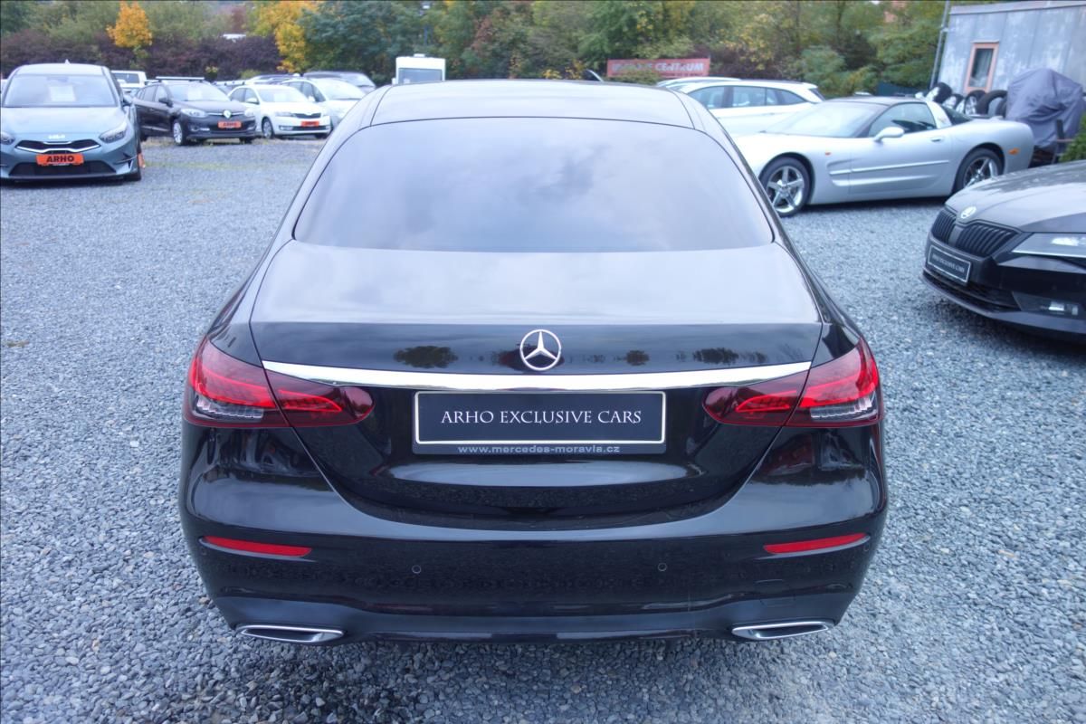 Mercedes-Benz Třídy E, 220, ČR, SERV.KN., 4MATIC. - fotka 4