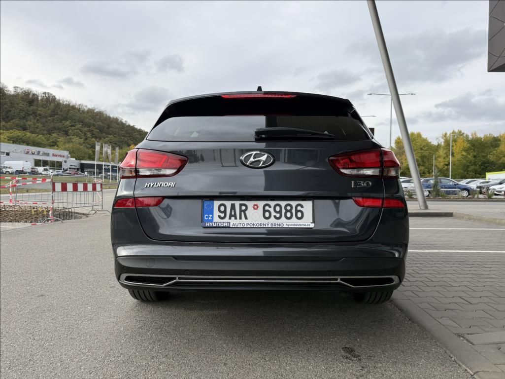 Hyundai i30, 1,0 T-GDI DCT  WG Family Smart - fotka 6