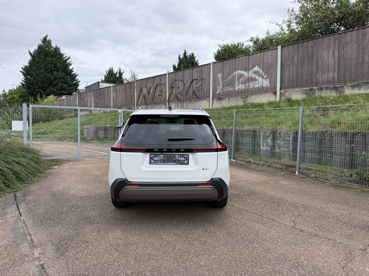 Toyota Rav4, FWD EXECUTIVE SKLADOVÝ VŮZ - fotka 4