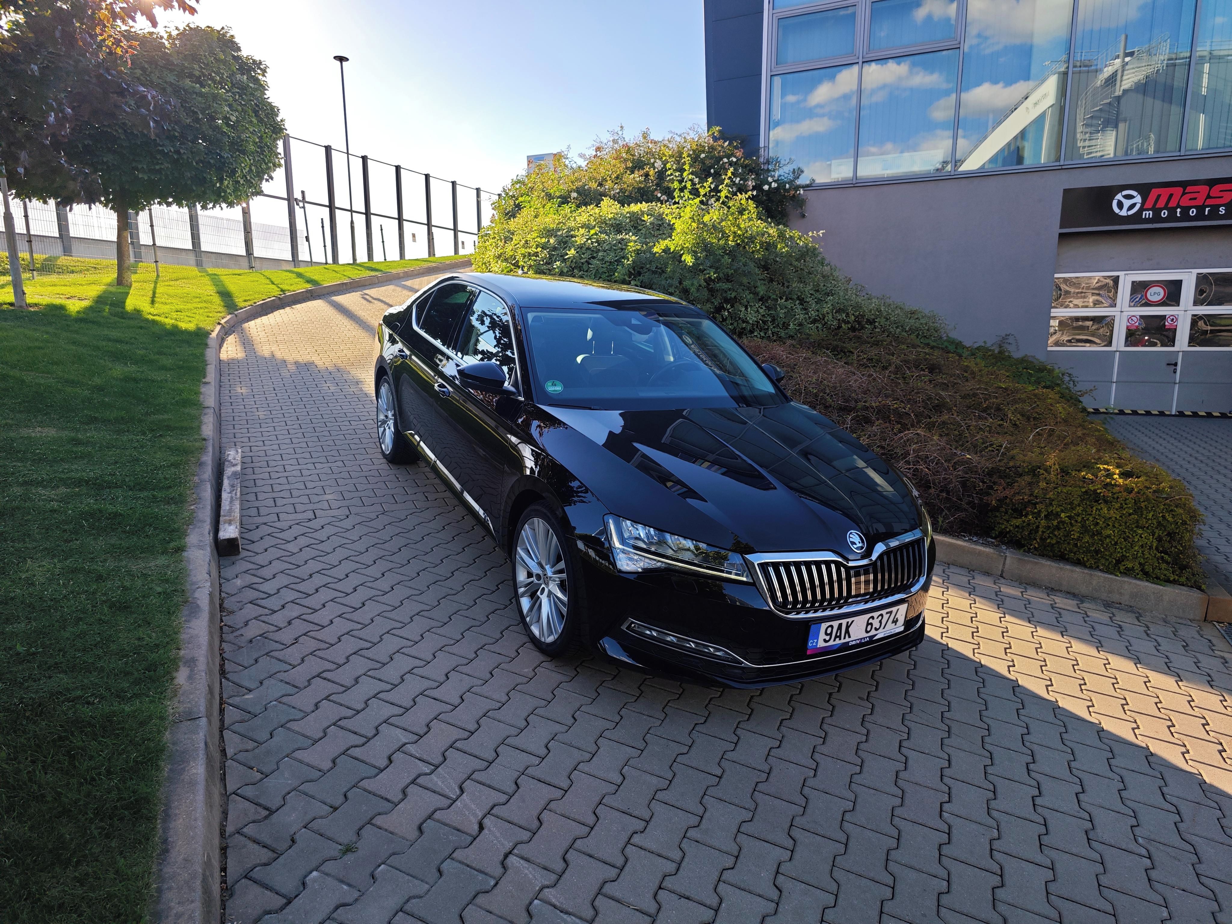 Škoda Superb - fotka 2
