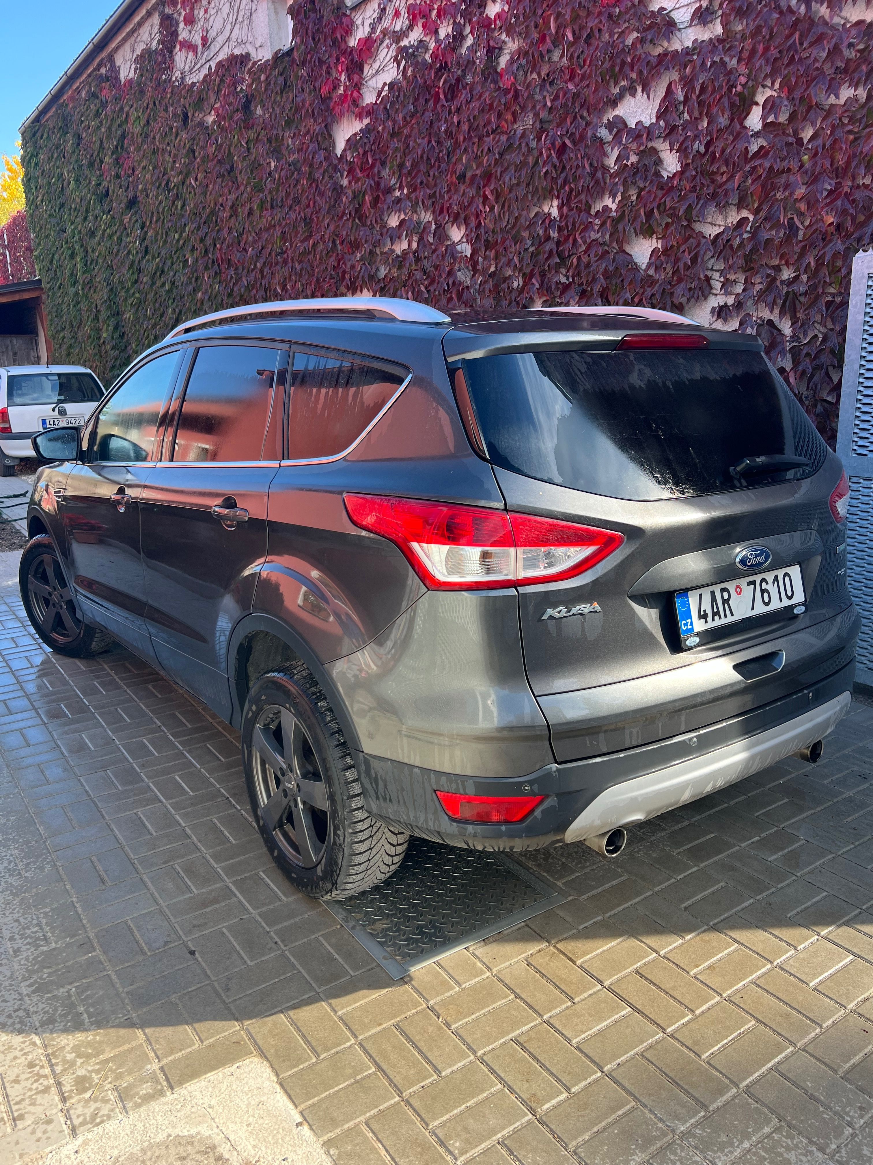 Ford Kuga, 1.5 110kW, manuál - fotka 5