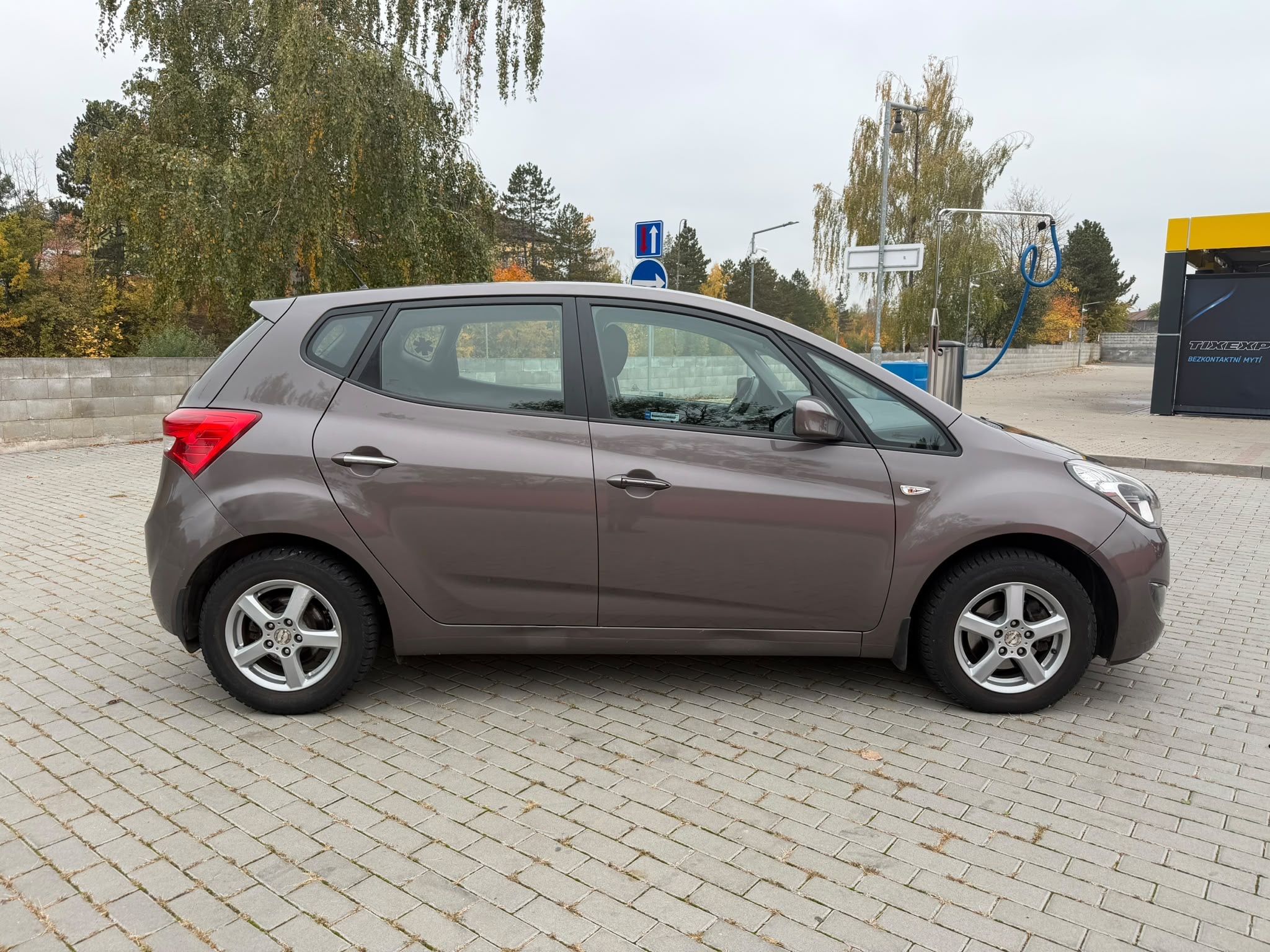 Hyundai ix20, 1.6 GDi Automat ČR 1 majitel - fotka 4