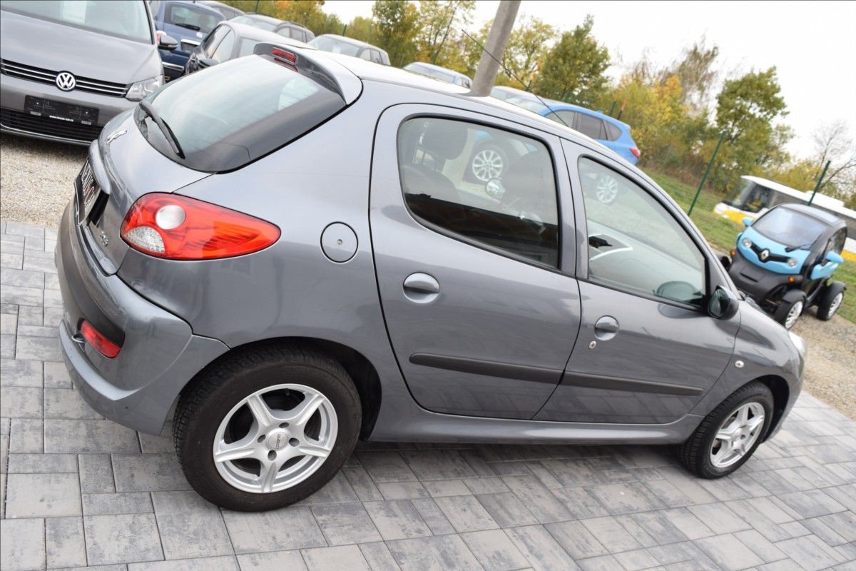 Peugeot 206, 1,4 i (TU3) 54KW SERVISKA ALU - fotka 5