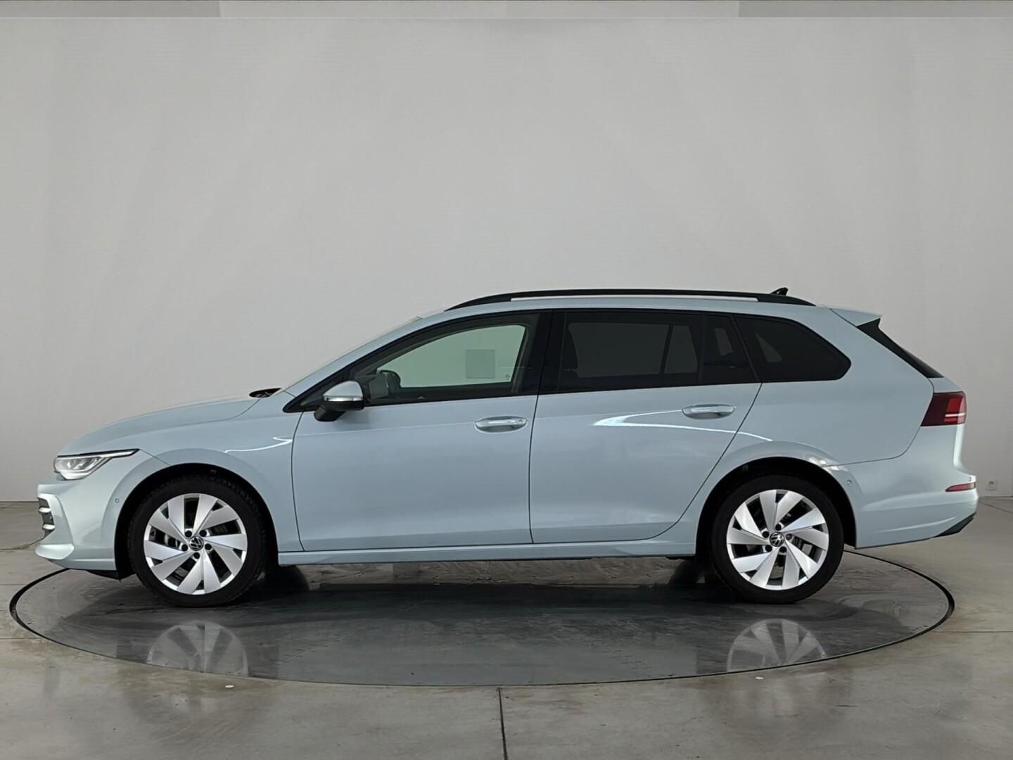 Volkswagen Golf, 1.5 eTSi / 85 kW Life DSG - fotka 3
