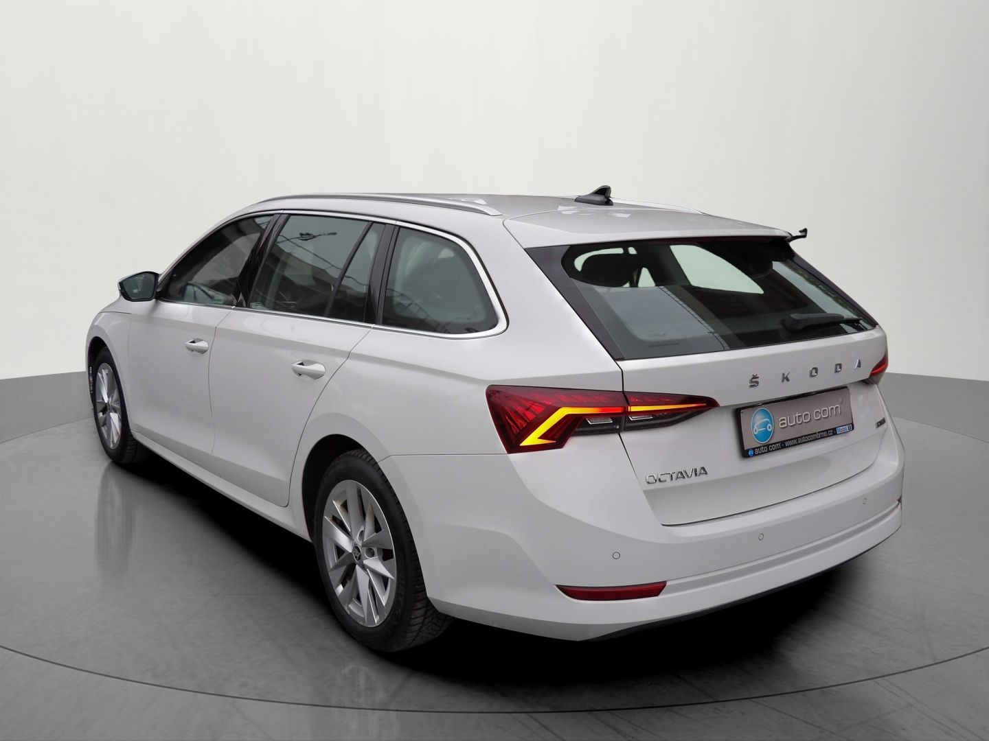 Škoda Octavia, 1.5TSI DSG Style+ Tažné ČR DPH - fotka 3