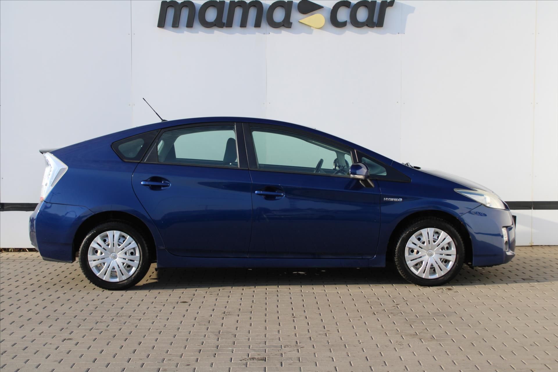 Toyota Prius, 1.8 VVT-i HYBRID - fotka 2