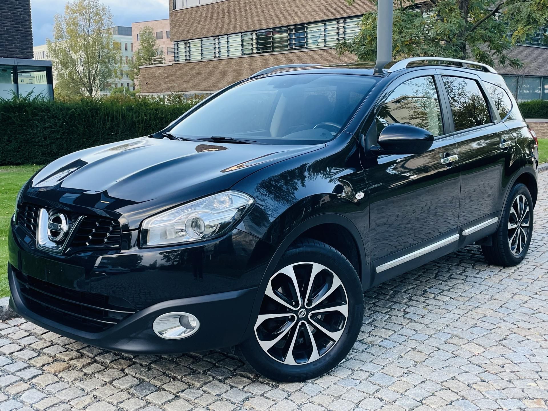 Nissan Qashqai, 2.0i +2 MAN 1MAJ TAŽNÉ KAMERA - fotka 2