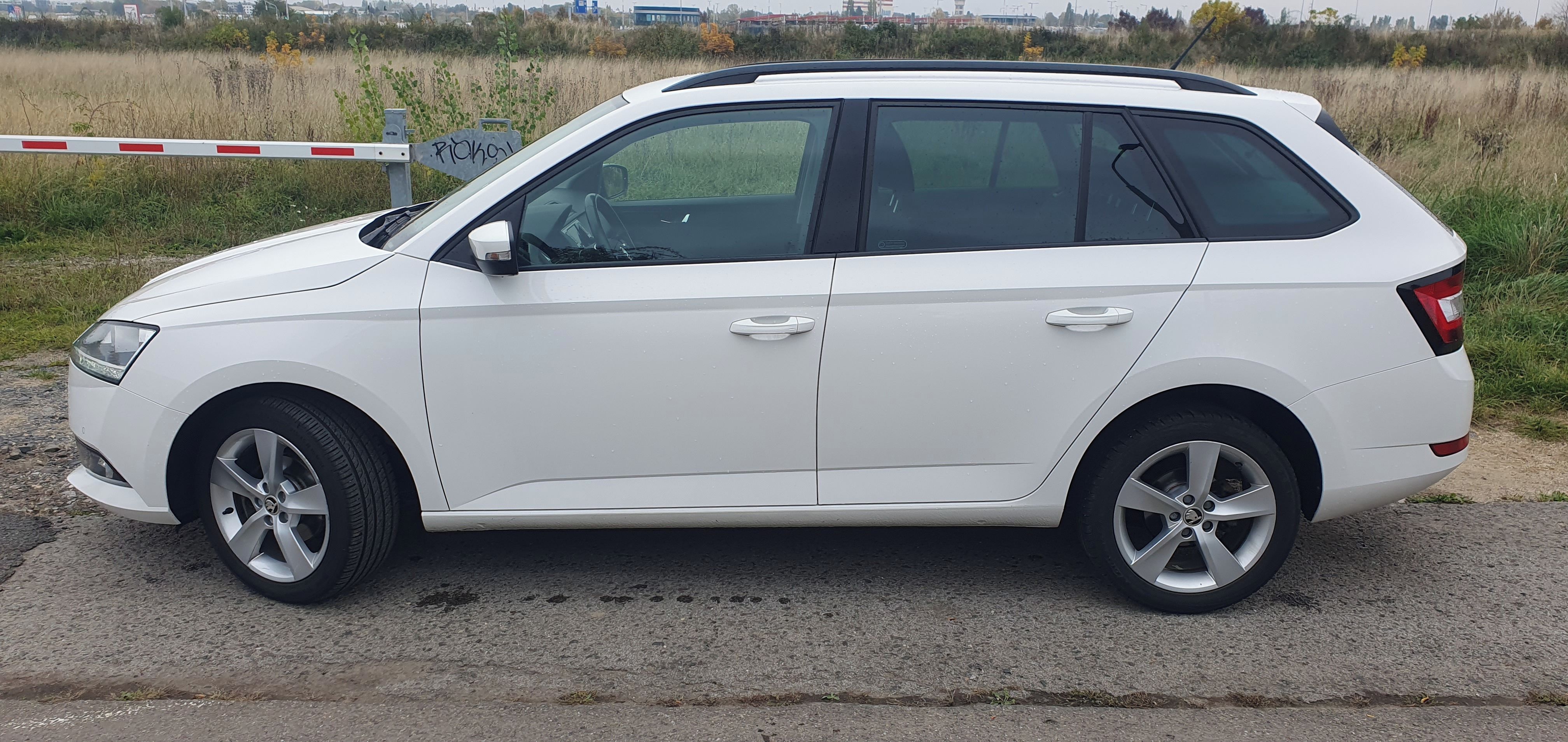 Škoda Fabia, 1.0Tsi 70kw,Ambi+,ČR,AC+PDC,1M - fotka 2