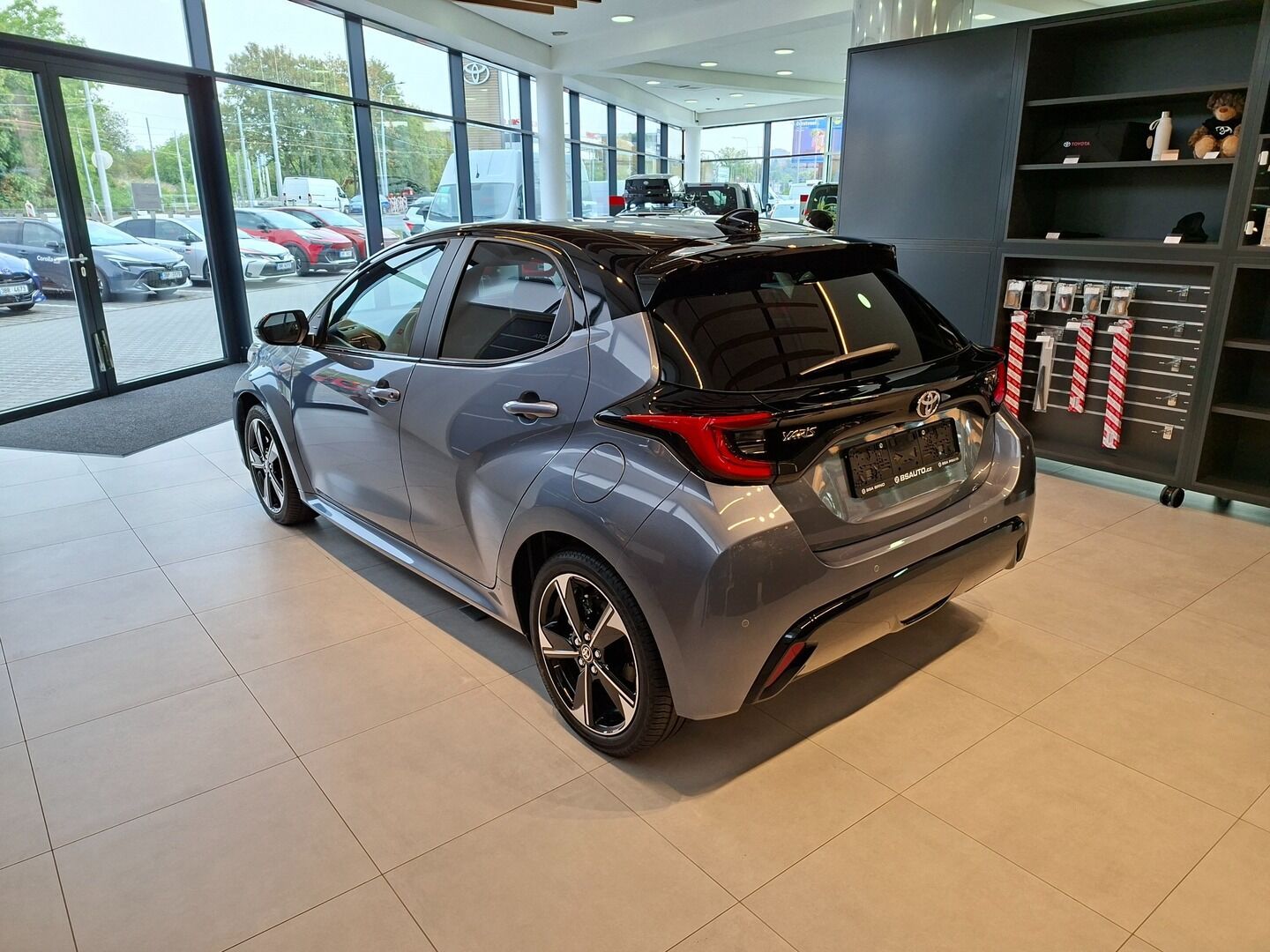 Toyota Yaris, 1.5 130K HEV Executive - fotka 4