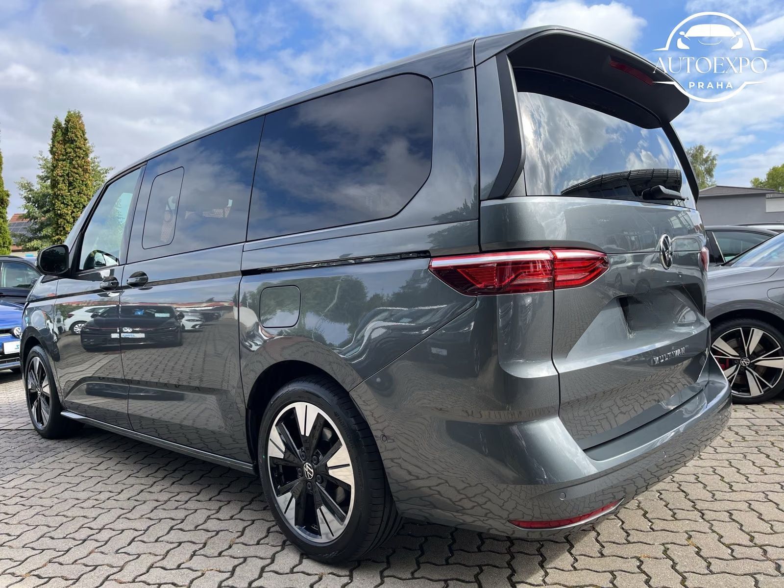 Volkswagen Multivan, Life long TDi *Záruka 5/2027 - fotka 3