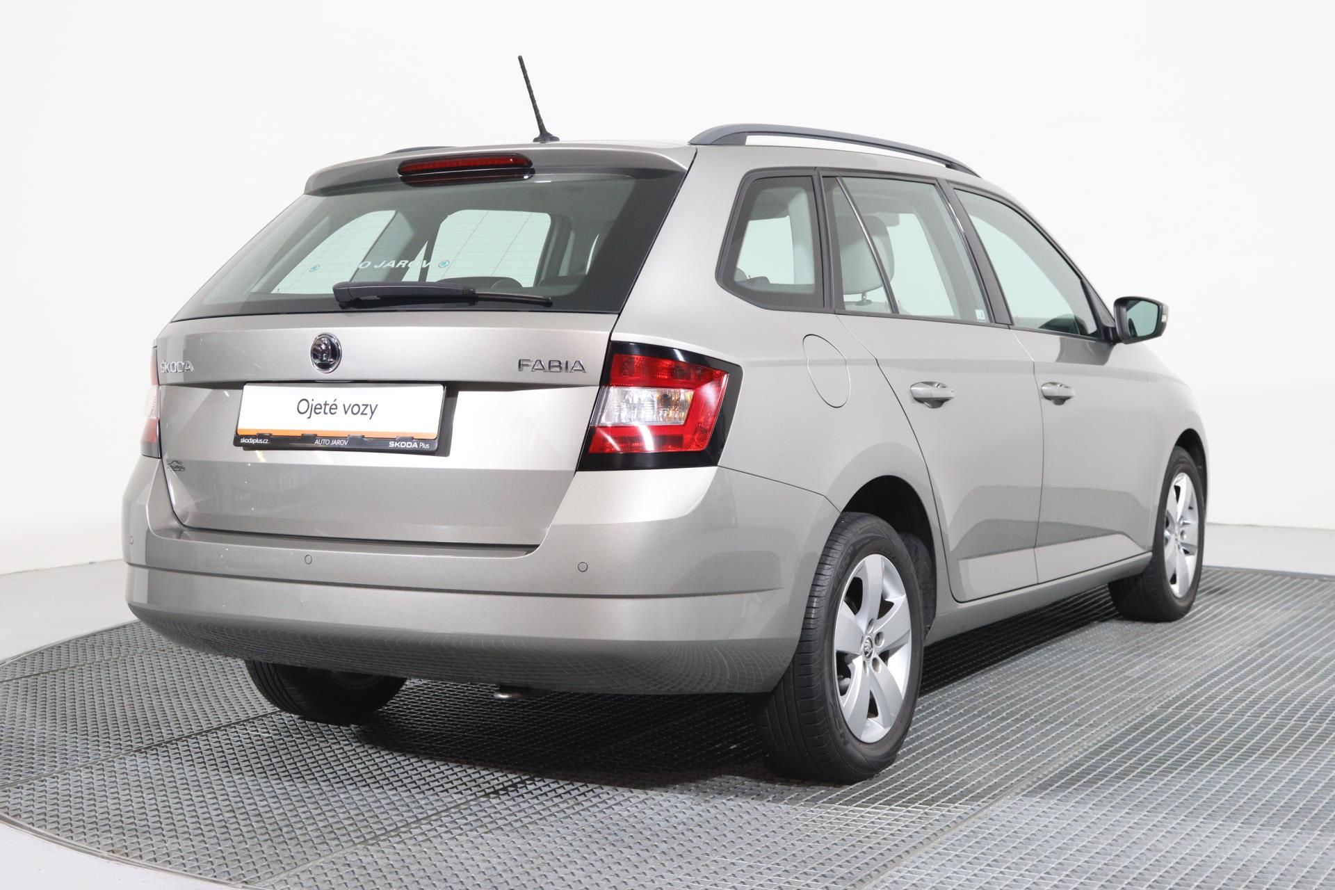 Škoda Fabia, COMBI STYLE 1,2 TSI 66 kW - fotka 2
