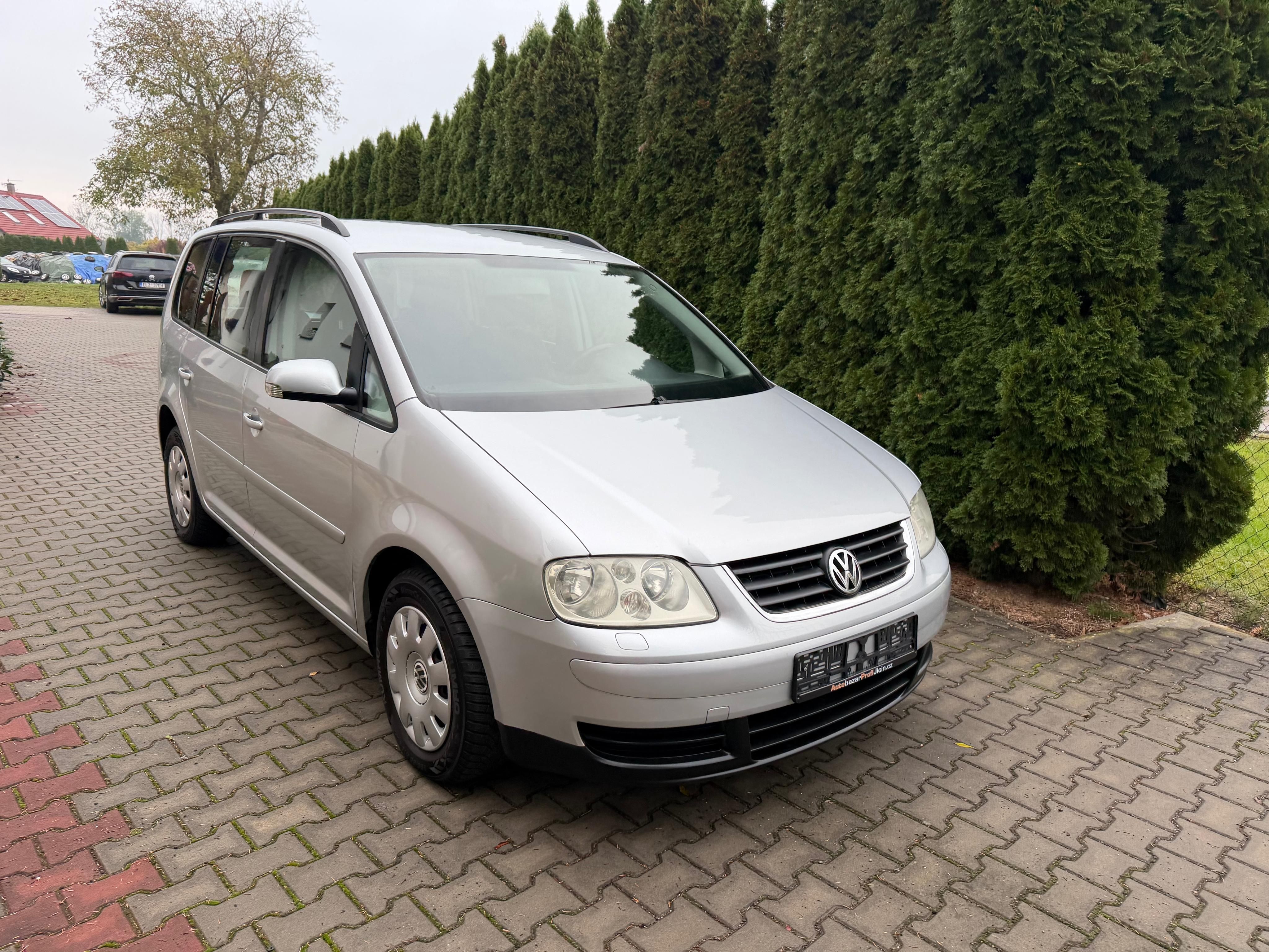 Volkswagen Touran, 1,6FSi Nová STK,Tažné, servika - fotka 3