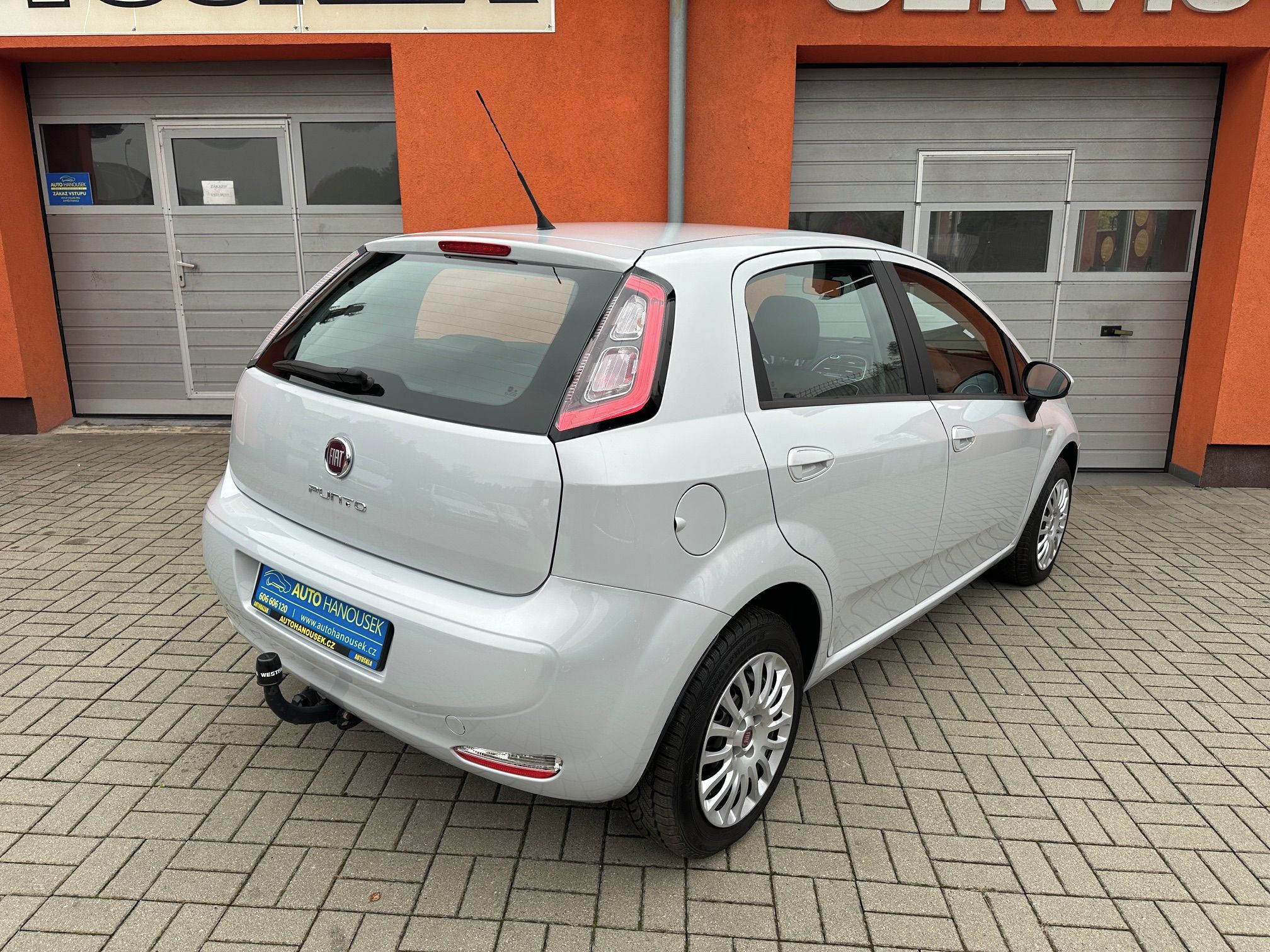 Fiat Punto, 1.4i 57kW 1.maj,tažné,2x kola - fotka 2