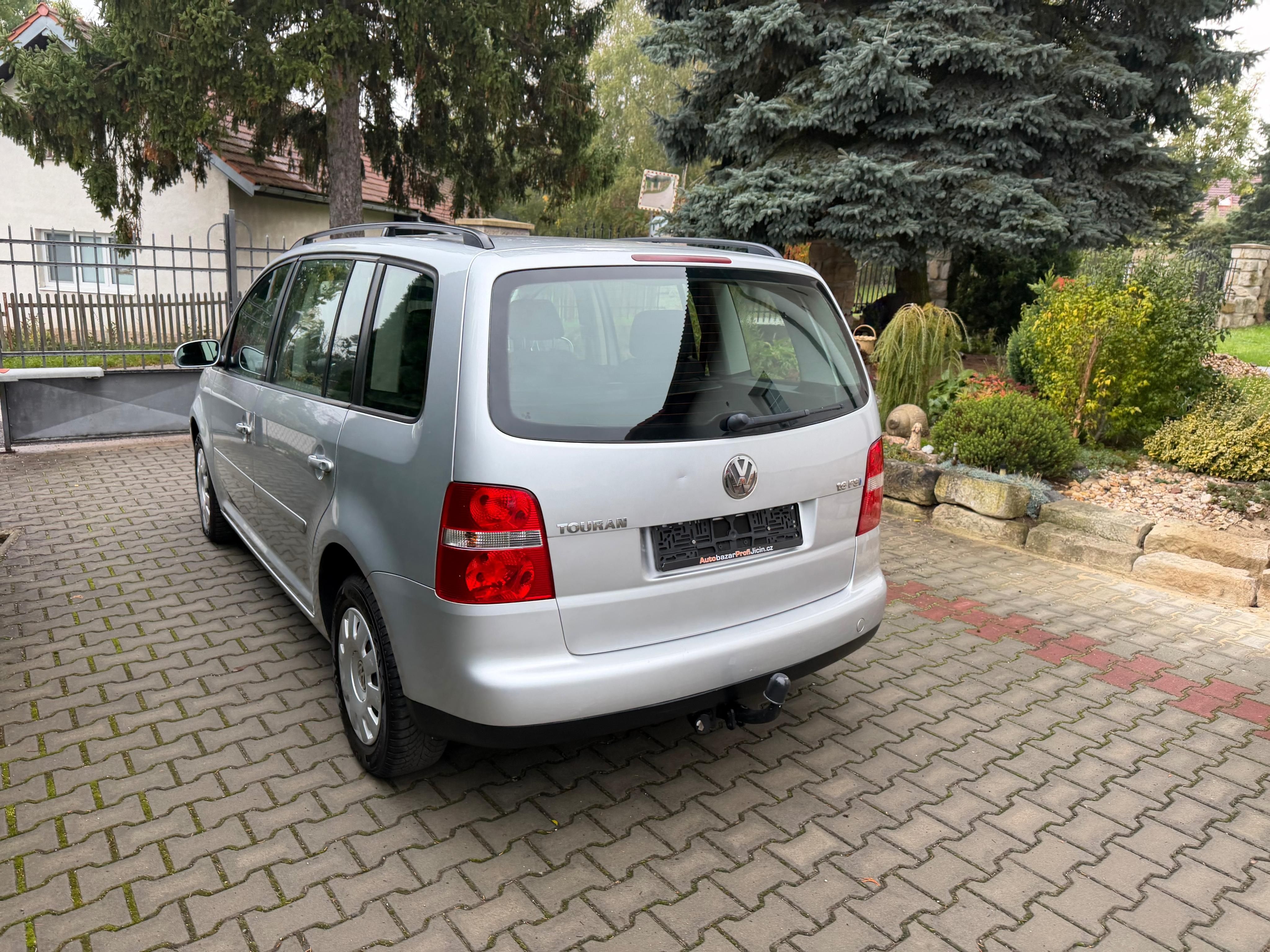 Volkswagen Touran, 1,6FSi Nová STK,Tažné, servika - fotka 6