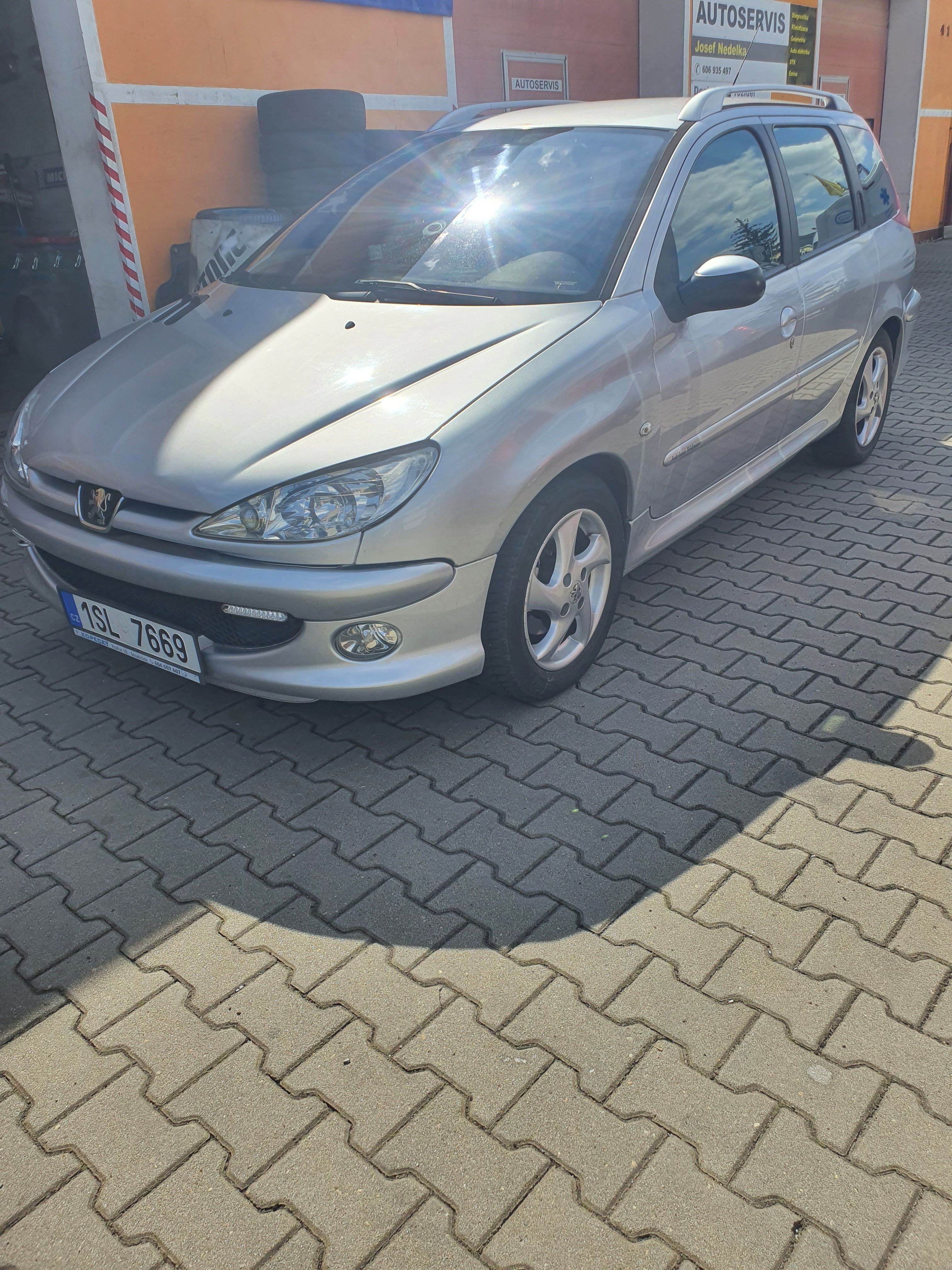 Peugeot 206, PEUGEOT 206 kombi Velmi pěkné - fotka 2