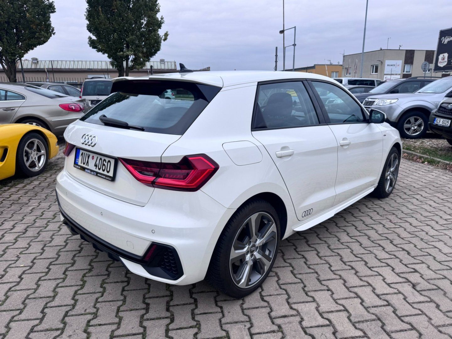 Audi A1, 2,0 TFSI 147 KW S-LINE DPH - fotka 6