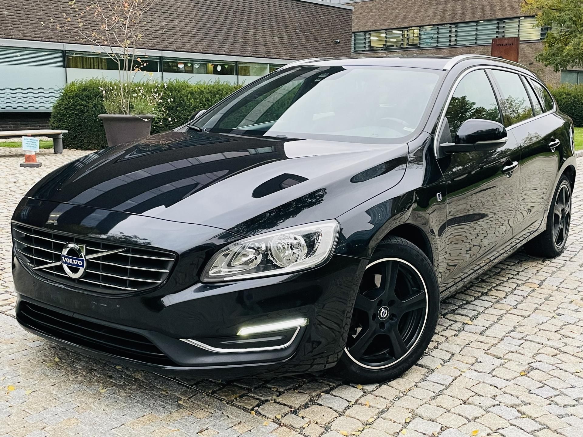 Volvo V60, 2.0D 5VÁLEC AUT OCEAN RACE - fotka 2
