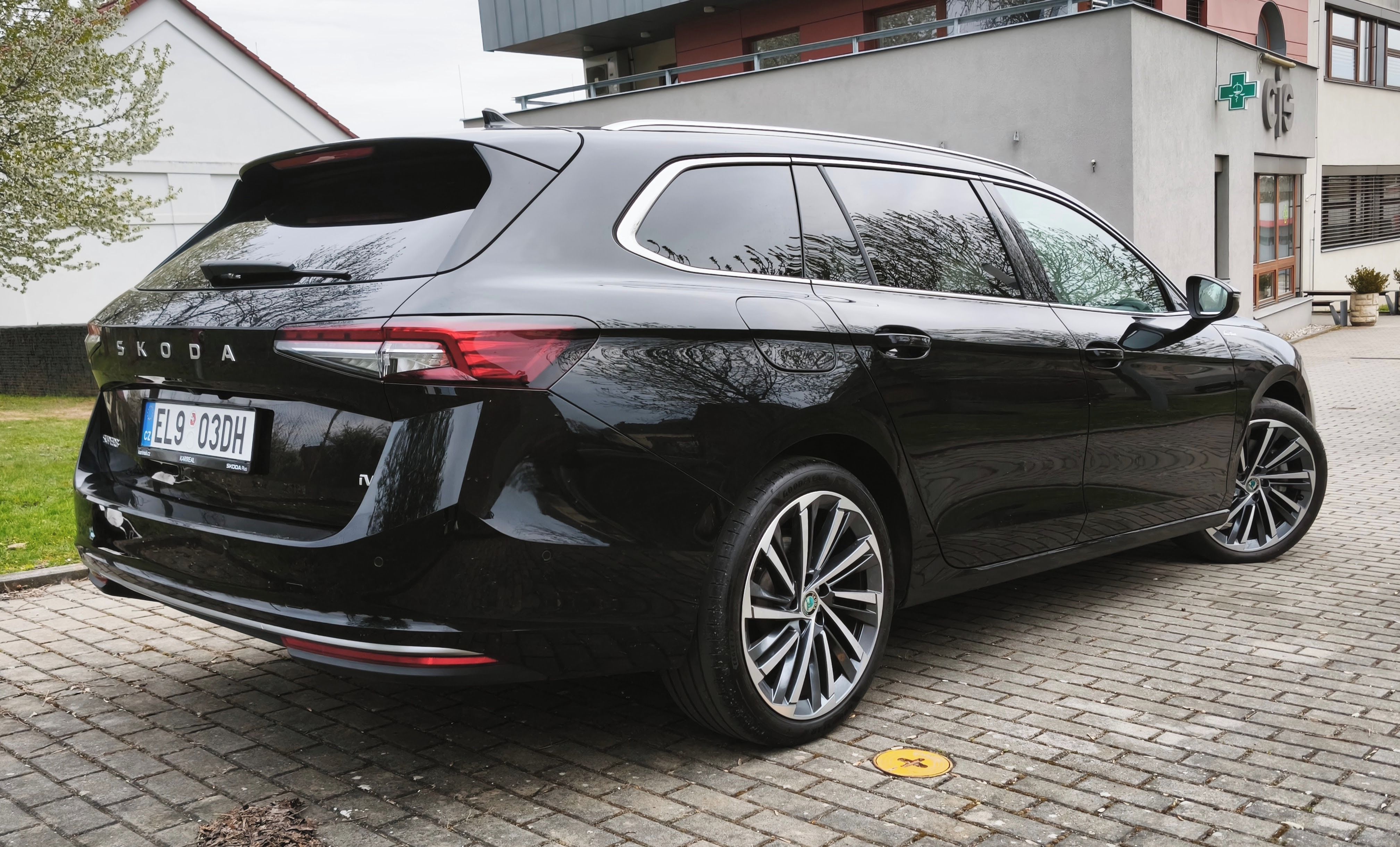 Škoda Superb, L&K 2025 závěs DPH 40tis km - fotka 4