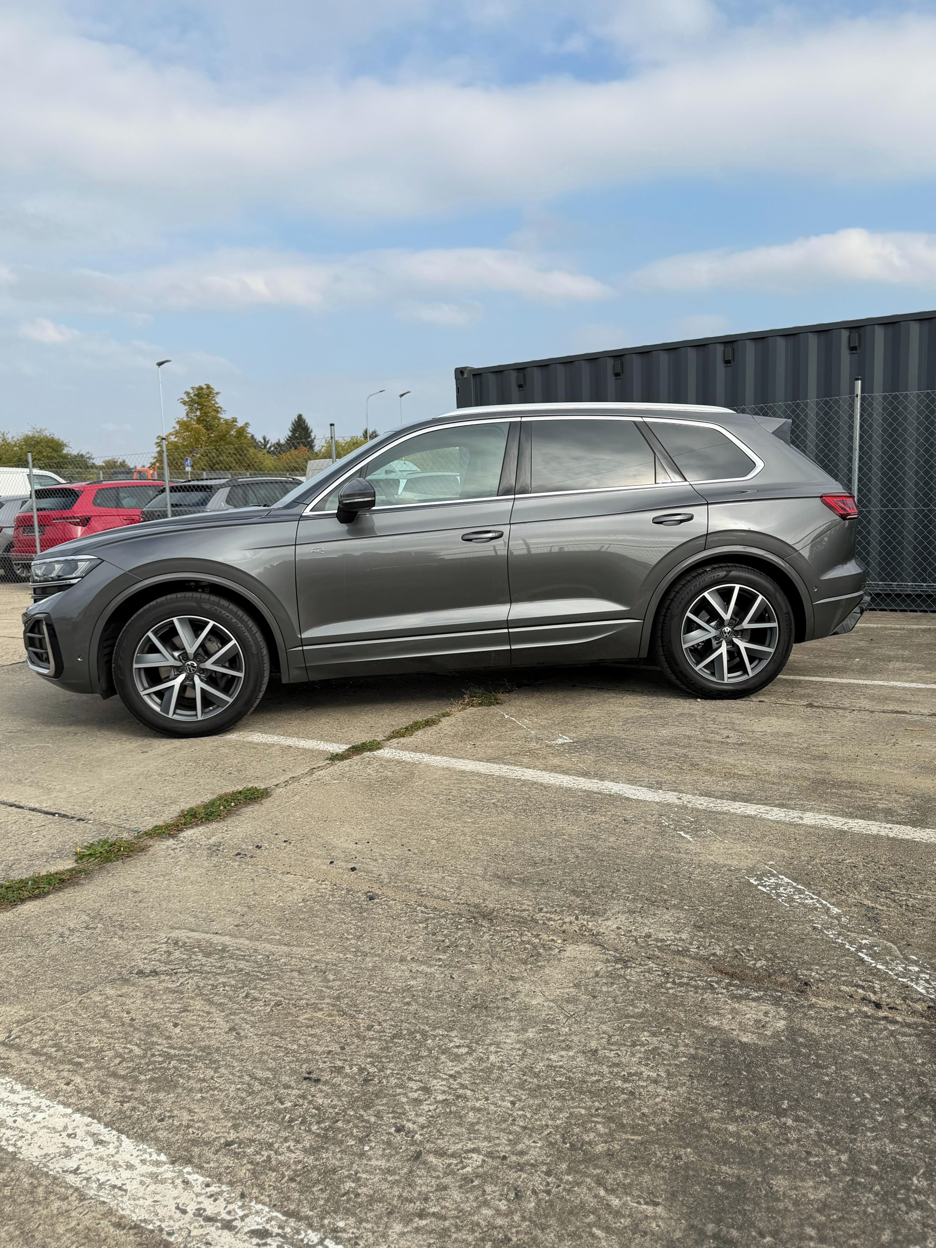 Volkswagen Touareg, R-LineV6 3,0TDI  4MOT - fotka 4