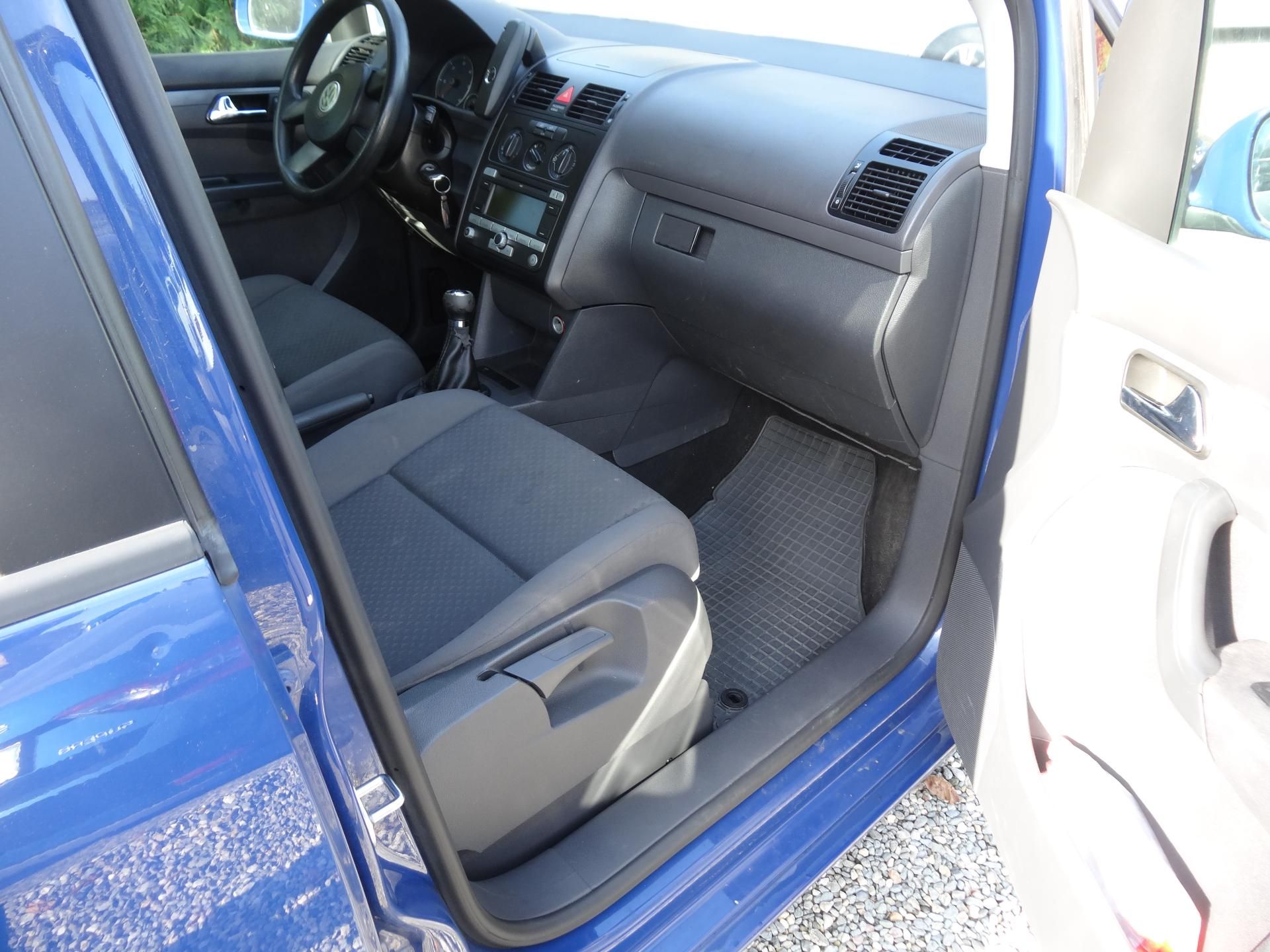 Volkswagen Touran, 1.9 TDi Taž.zař. Plná nádrž - fotka 4