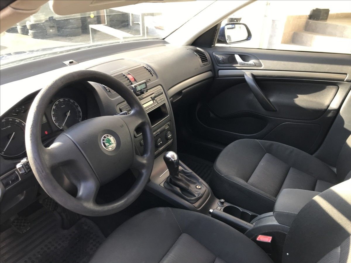 Škoda Octavia, 2,0 TDi 103kW Combi - fotka 6