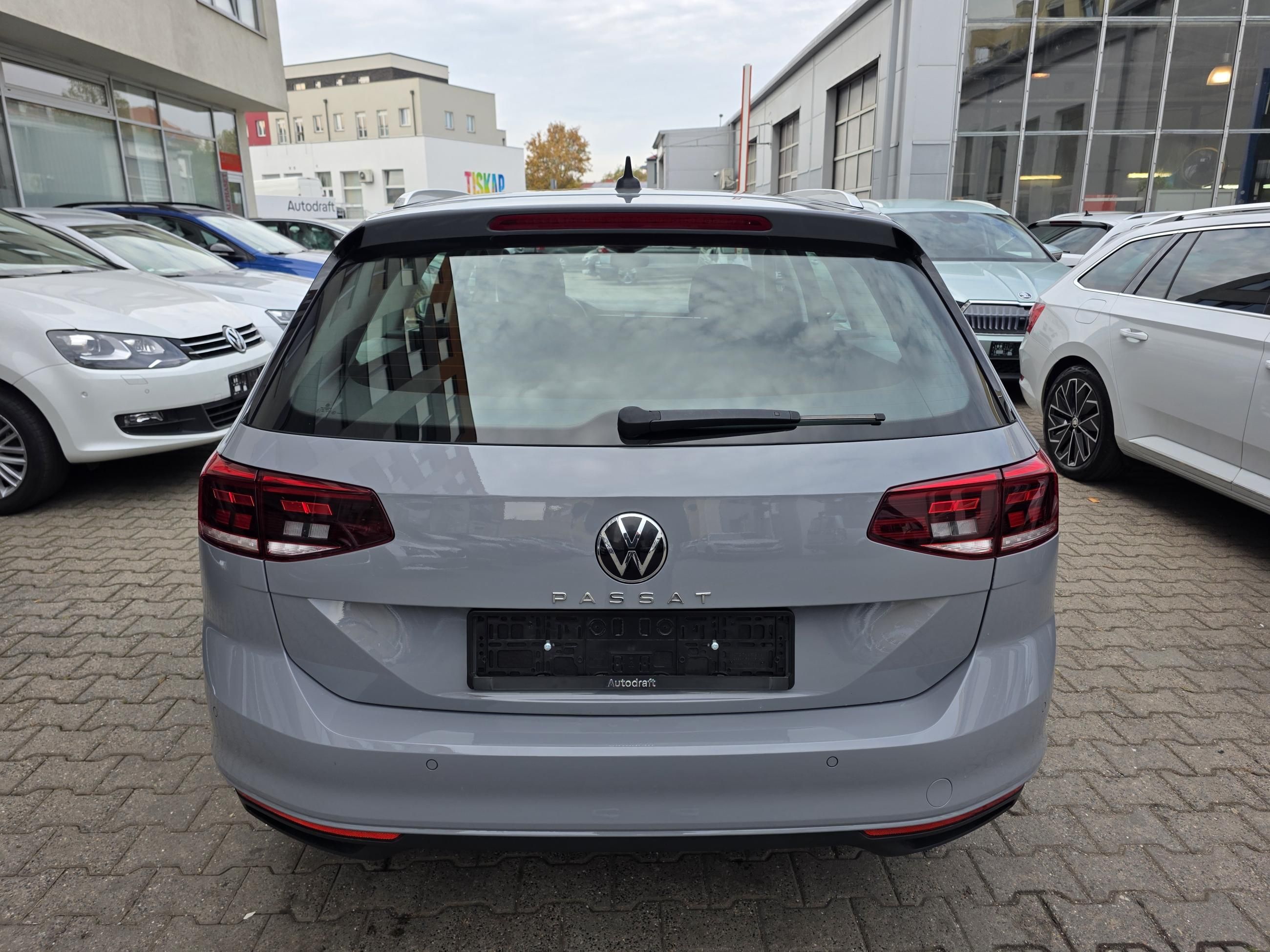 Volkswagen Passat, 2.0 TDI 110kW Manuál - fotka 5