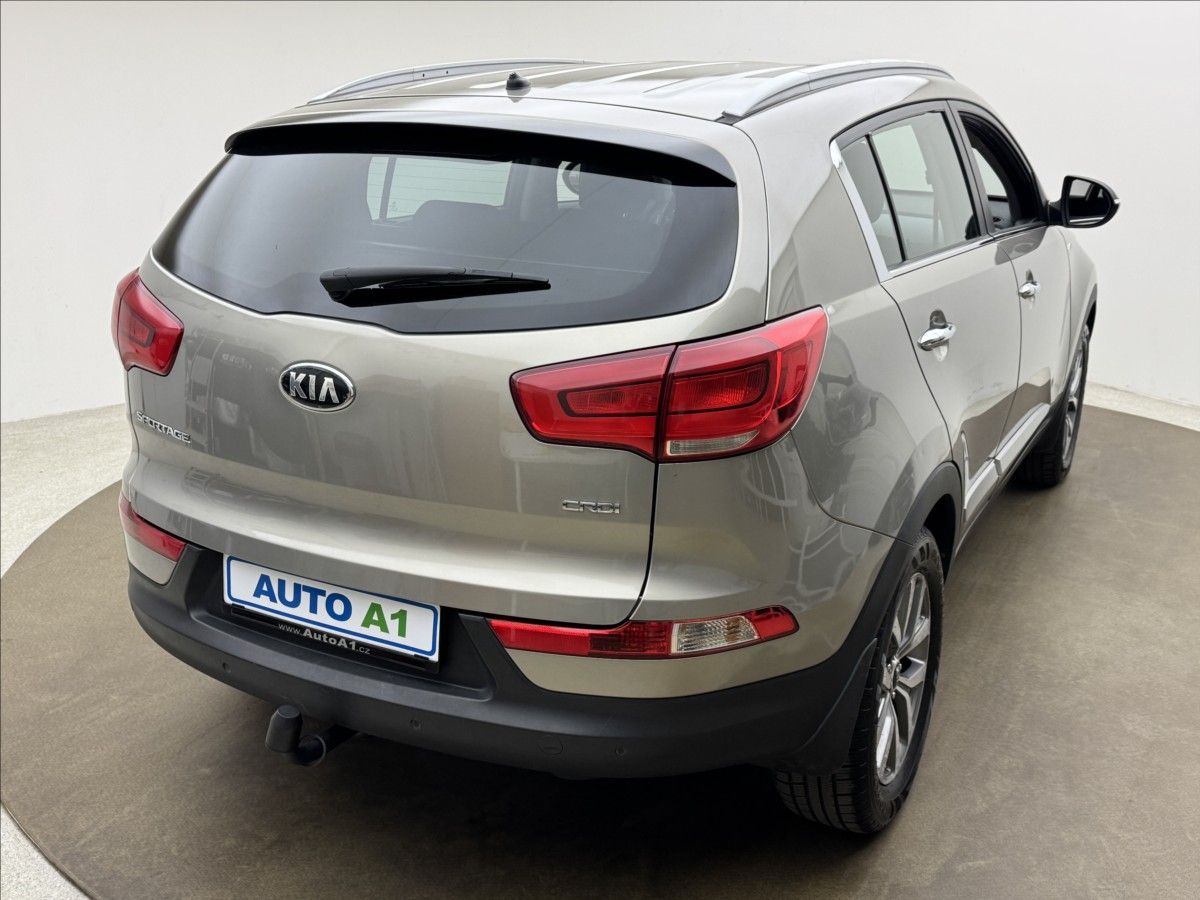 Kia Sportage, 2,0 4X4 DPH VÝHŘEV TAŽNÉ ČR - fotka 4