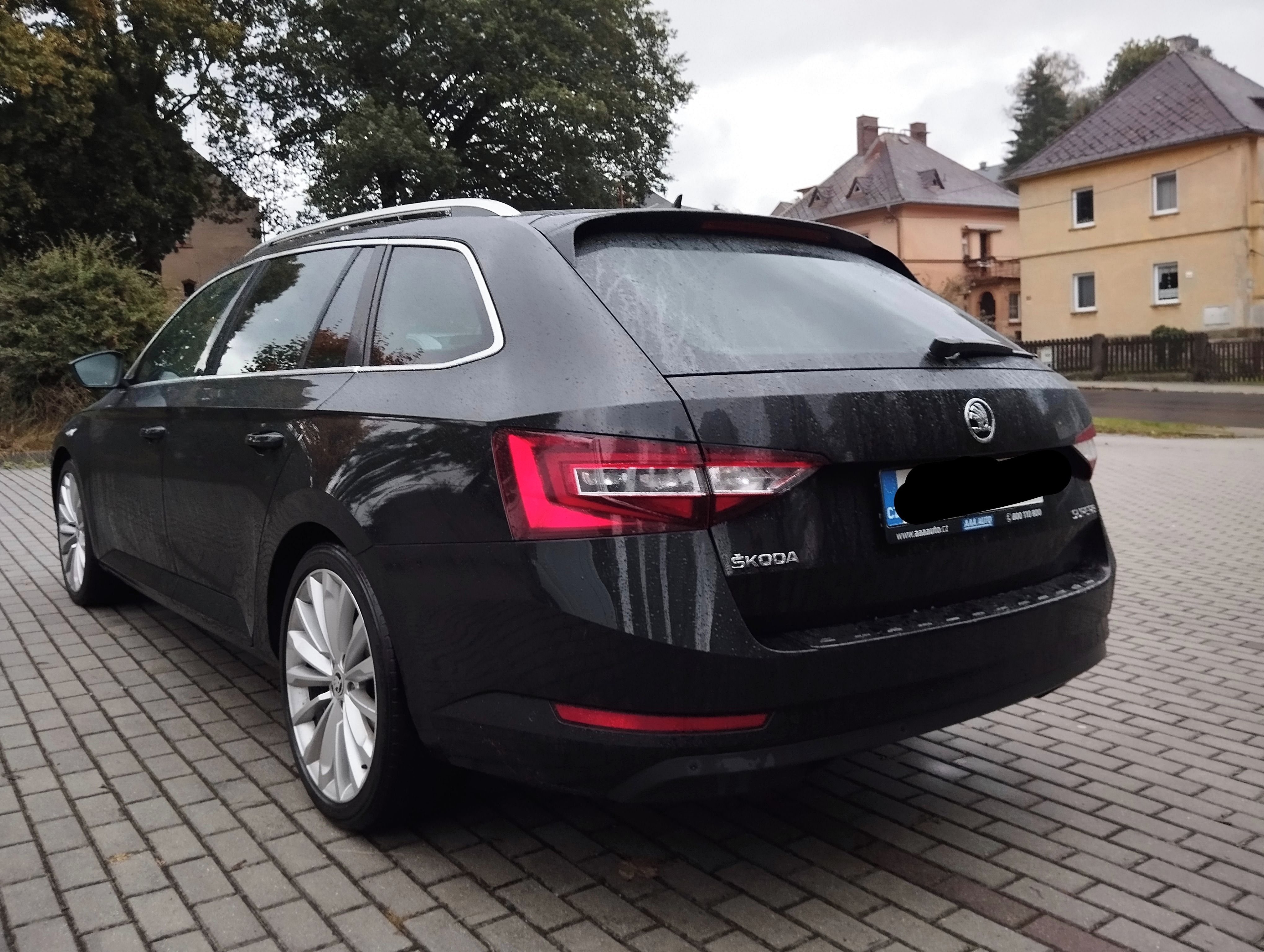 Škoda Superb, 2.0 TDI 140kW Style Combi - fotka 3