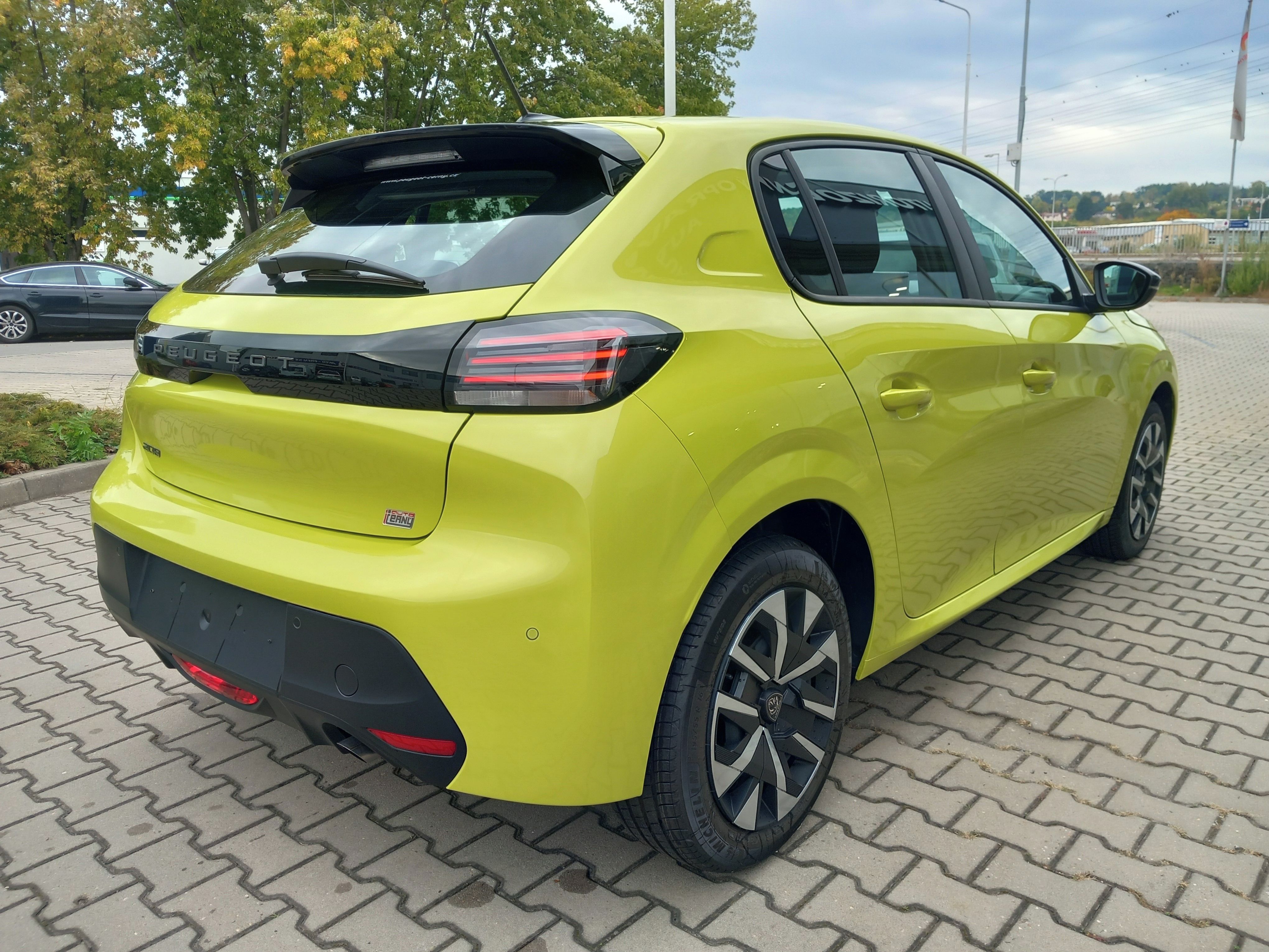 Peugeot 208, STYLE 1.2 TURBO 100 - fotka 3