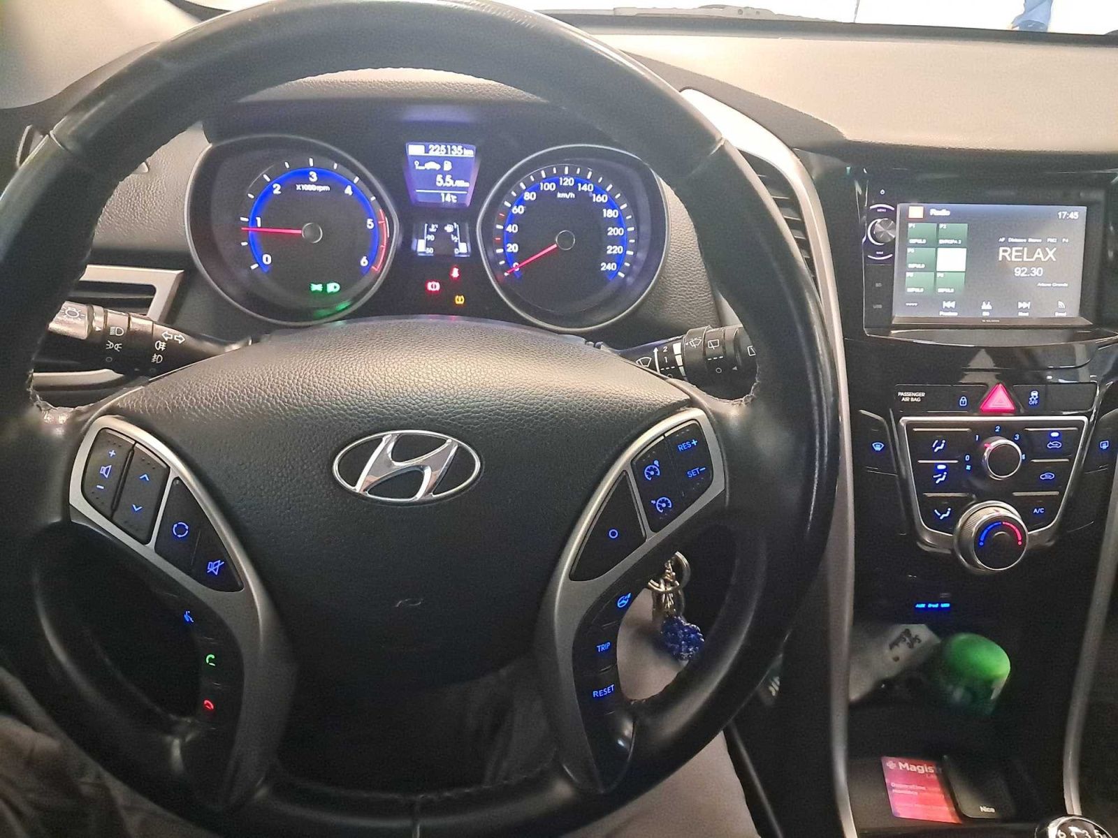 Hyundai i30, 1.6 CRDi, Serv.kniha, Klima - fotka 3