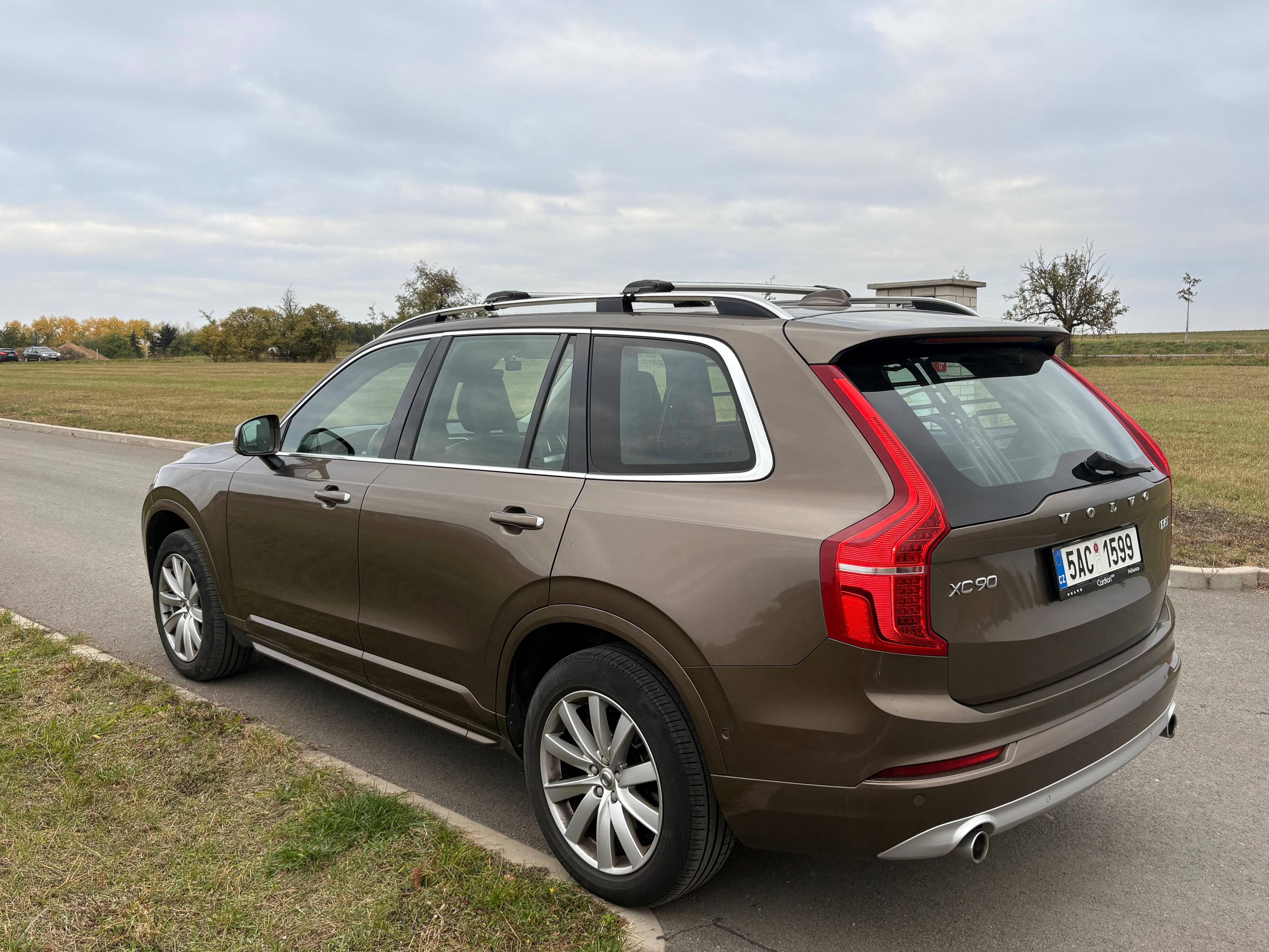 Volvo XC90, D5 Moment 2016, 7 míst, 1.maj - fotka 3