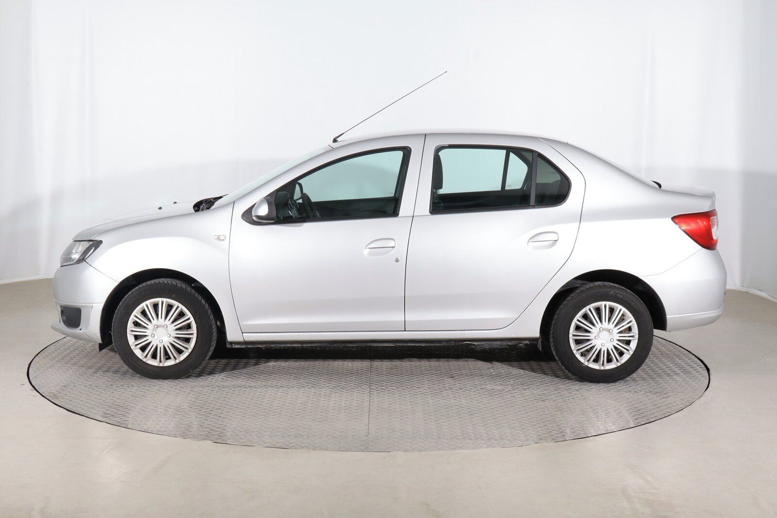 Dacia Logan, 1.2 16V - fotka 3