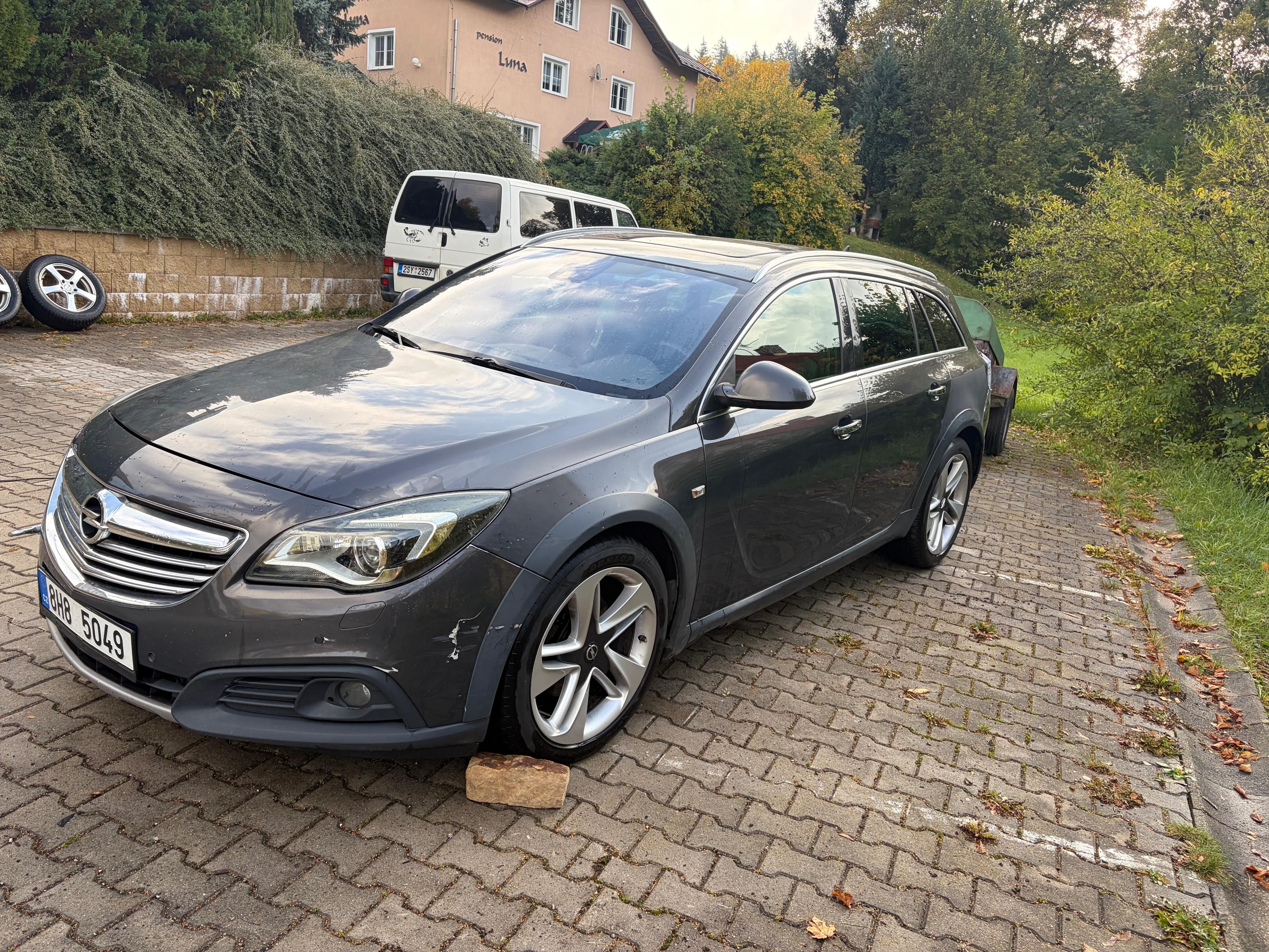 Opel Insignia, Opel Insignia Country Tourer - fotka 2