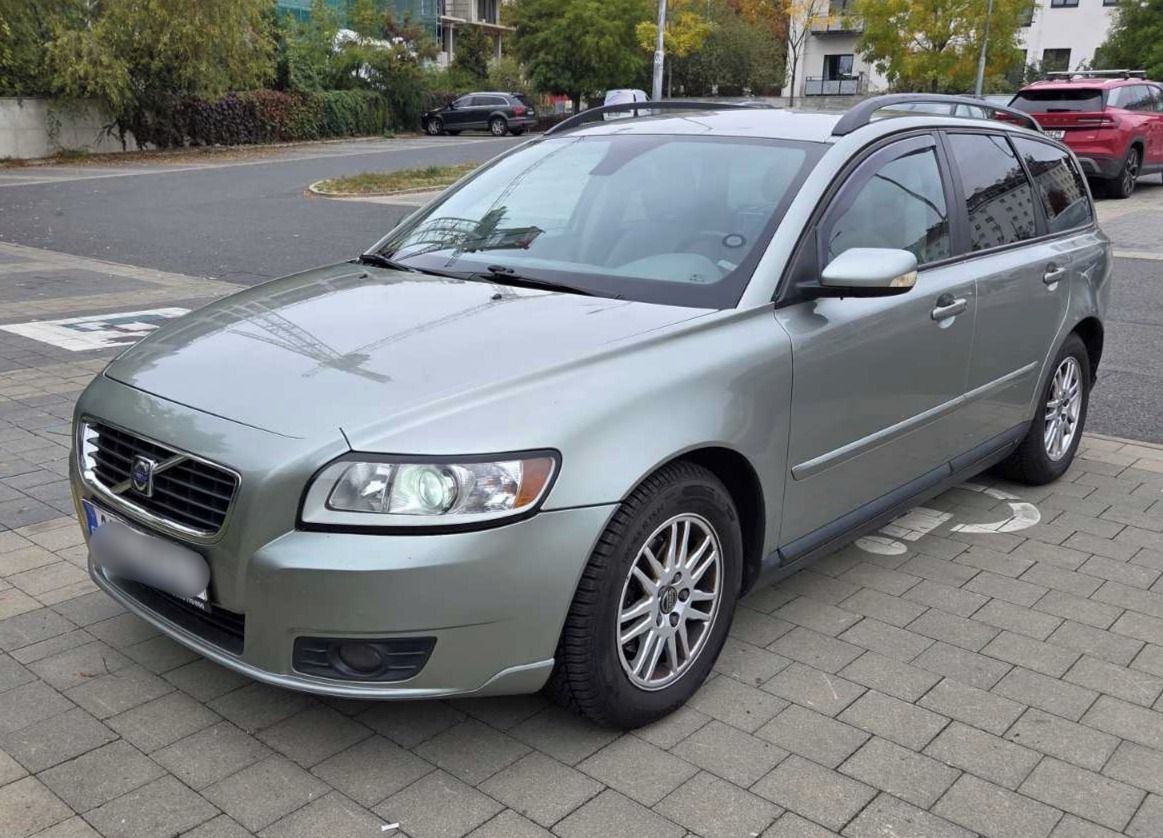 Volvo V50, 1.6 nafta, kůže, klima - fotka 2