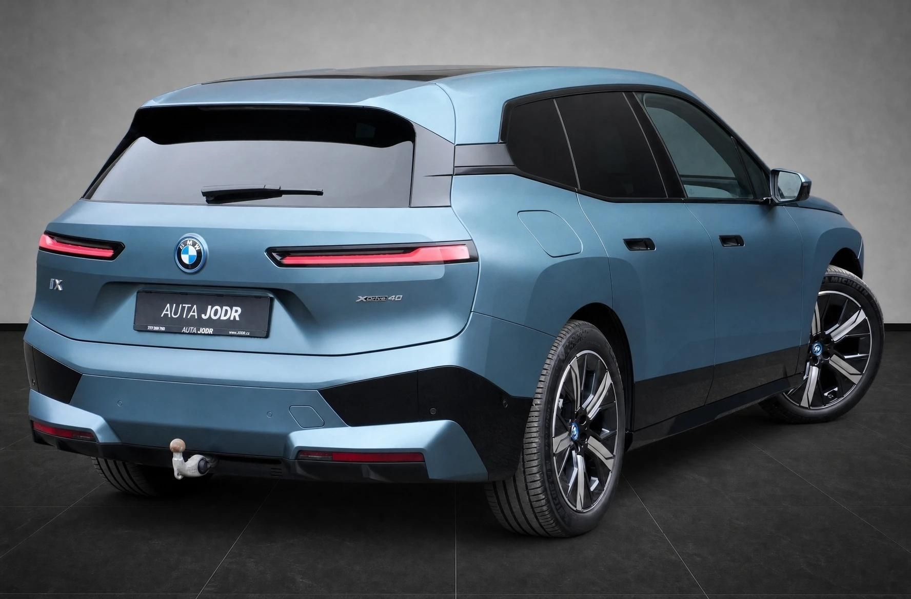 BMW iX, 40, SoH 96,8%, SkyLounge,Tažné - fotka 6