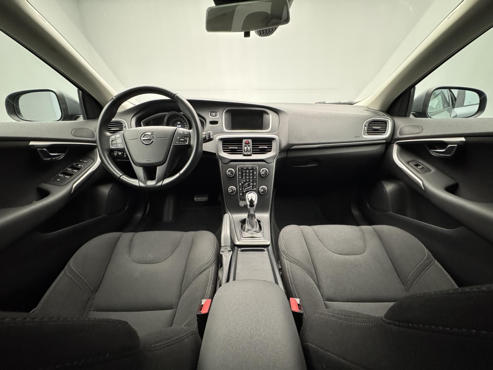 Volvo V40, T2 MOMENTUM AUT - fotka 2