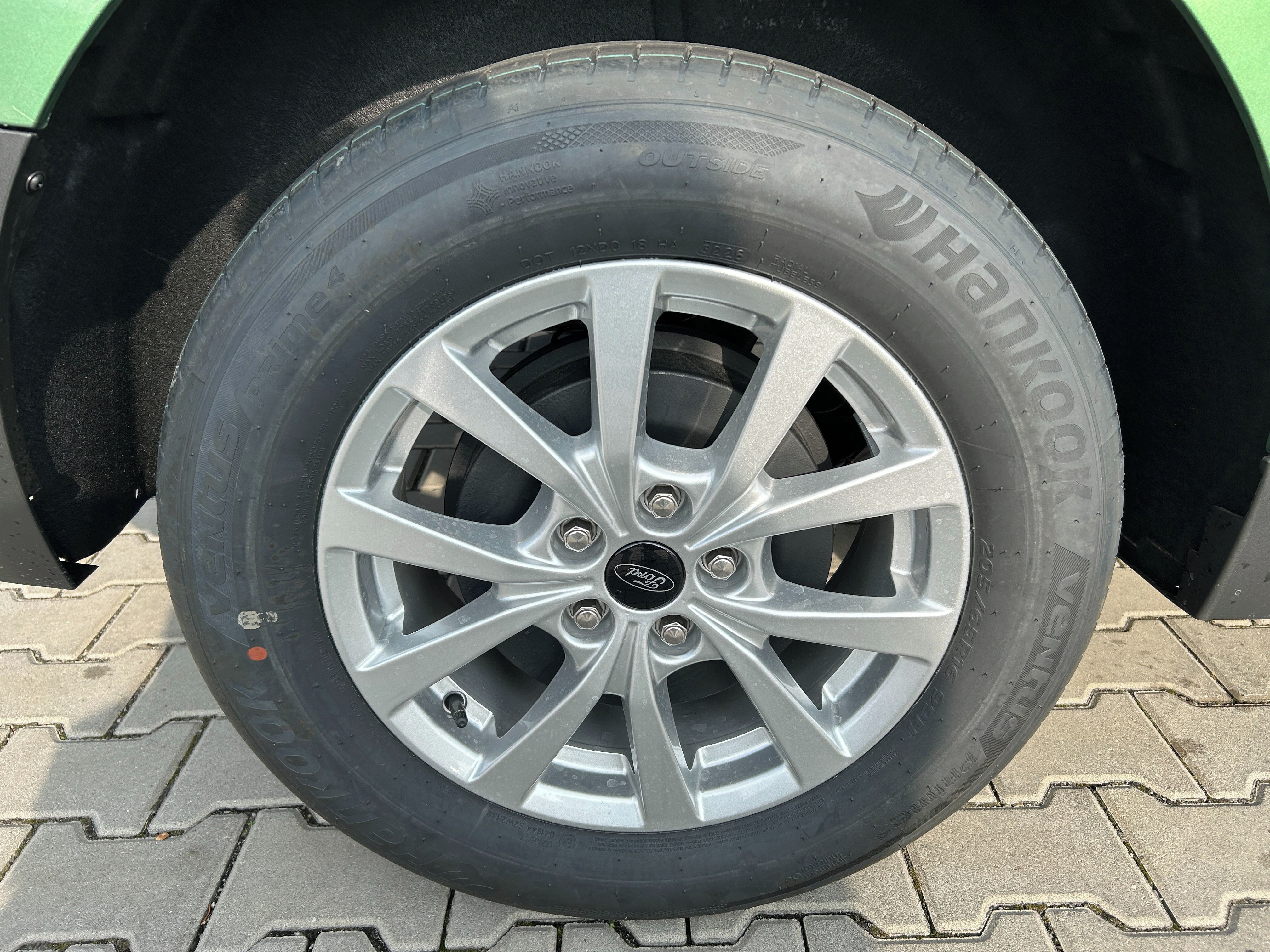 Ford Tourneo Courier, 1.0 EcoBoost 92 kW Titanium L1 - fotka 4