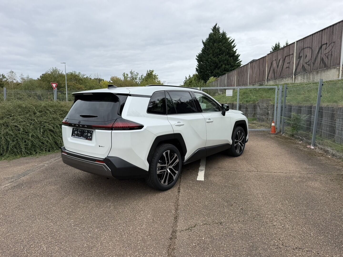 Toyota Rav4, FWD EXECUTIVE SKLADOVÝ VŮZ - fotka 5