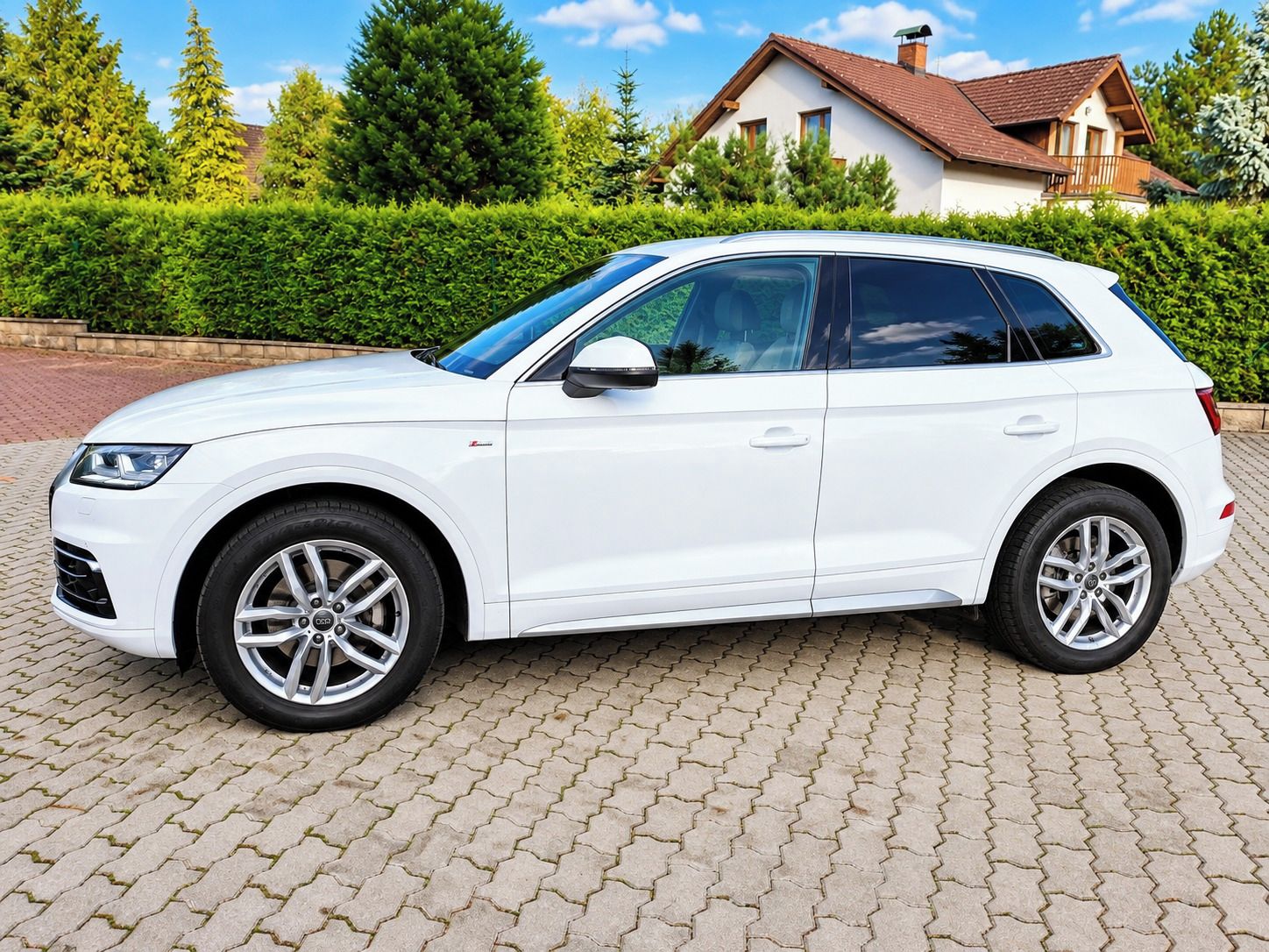 Audi Q5, S-line 2.0 TDI 140 KW quattro - fotka 2