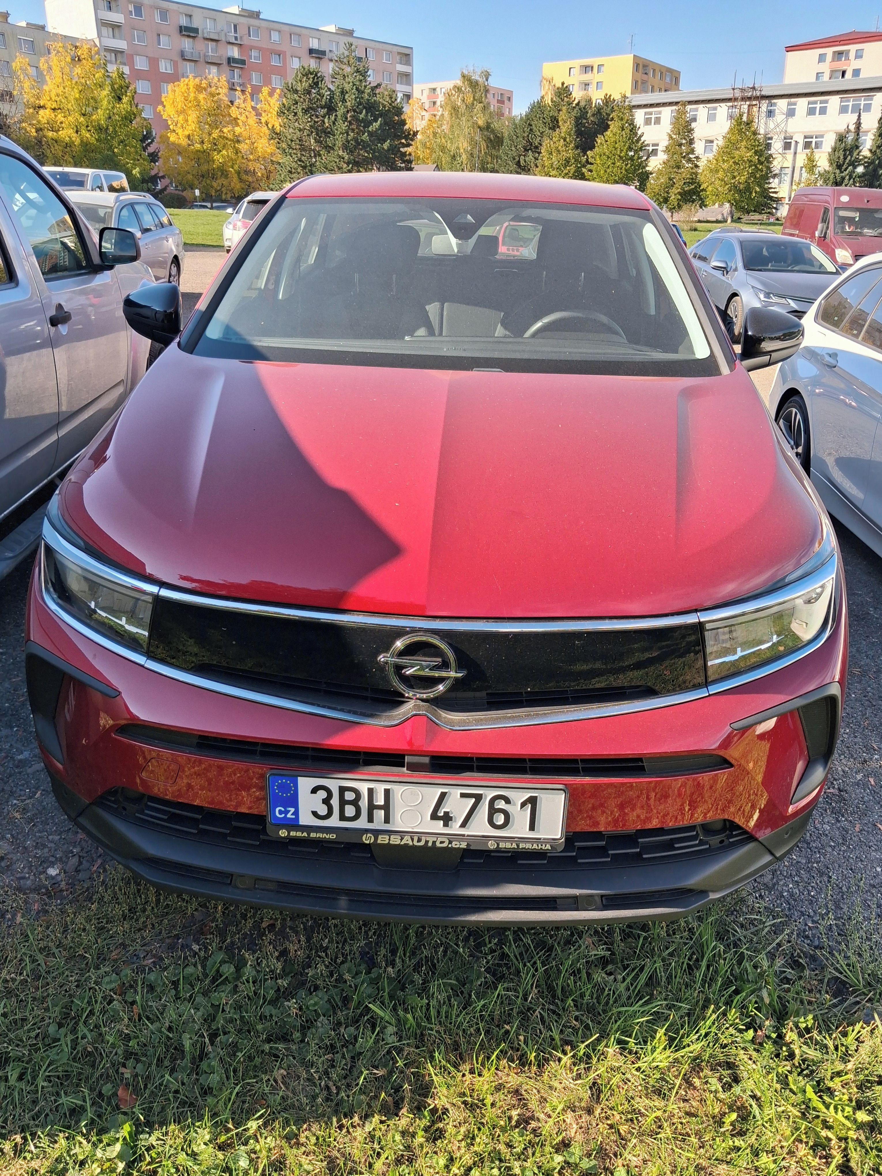 Opel Grandland, 1,2 tsi 96 kw-servisovano